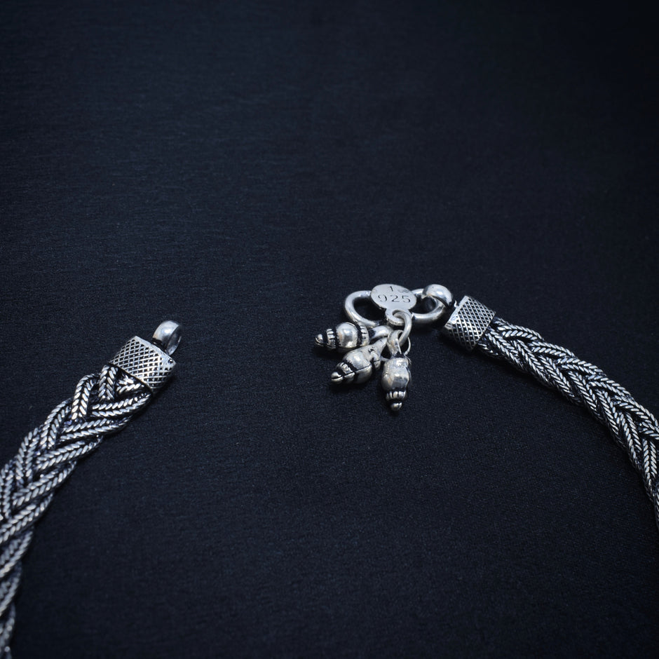 Round Floral Motif Silver Anklet