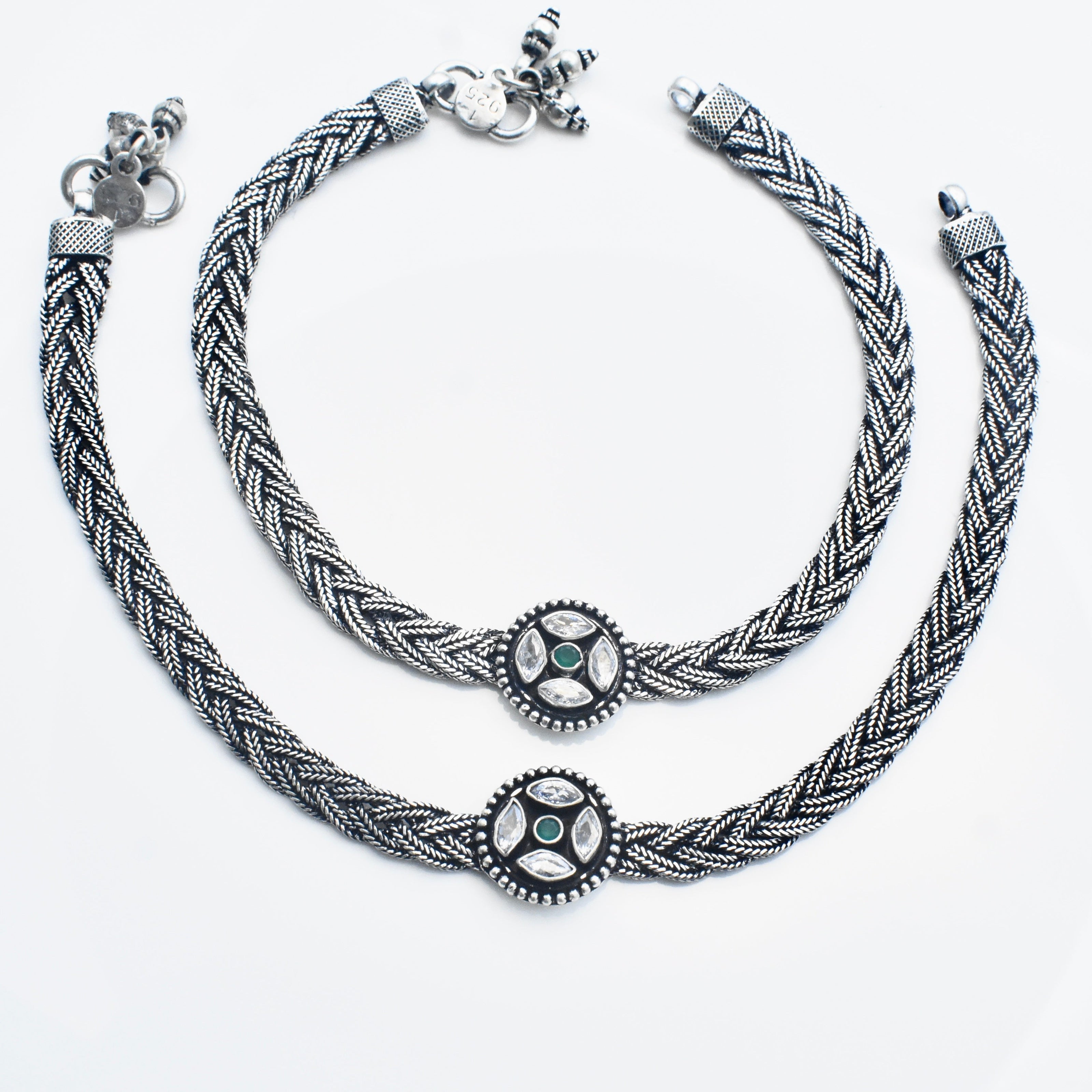 Round Floral Motif Silver Anklet