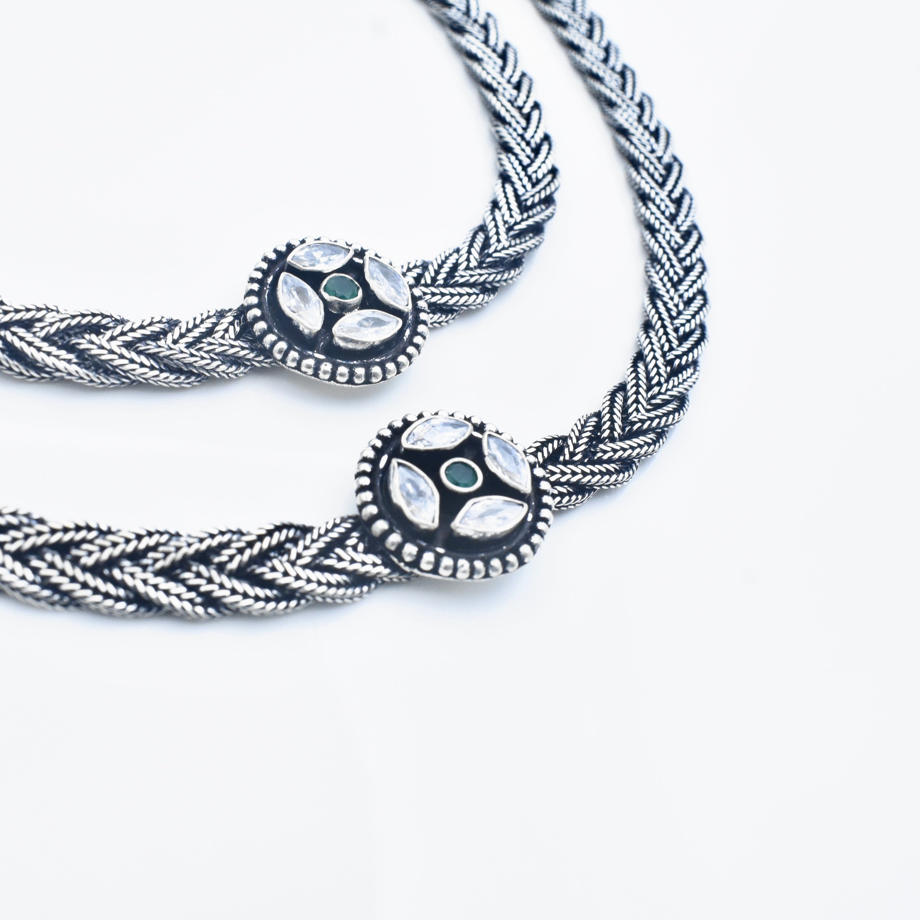 Round Floral Motif Silver Anklet