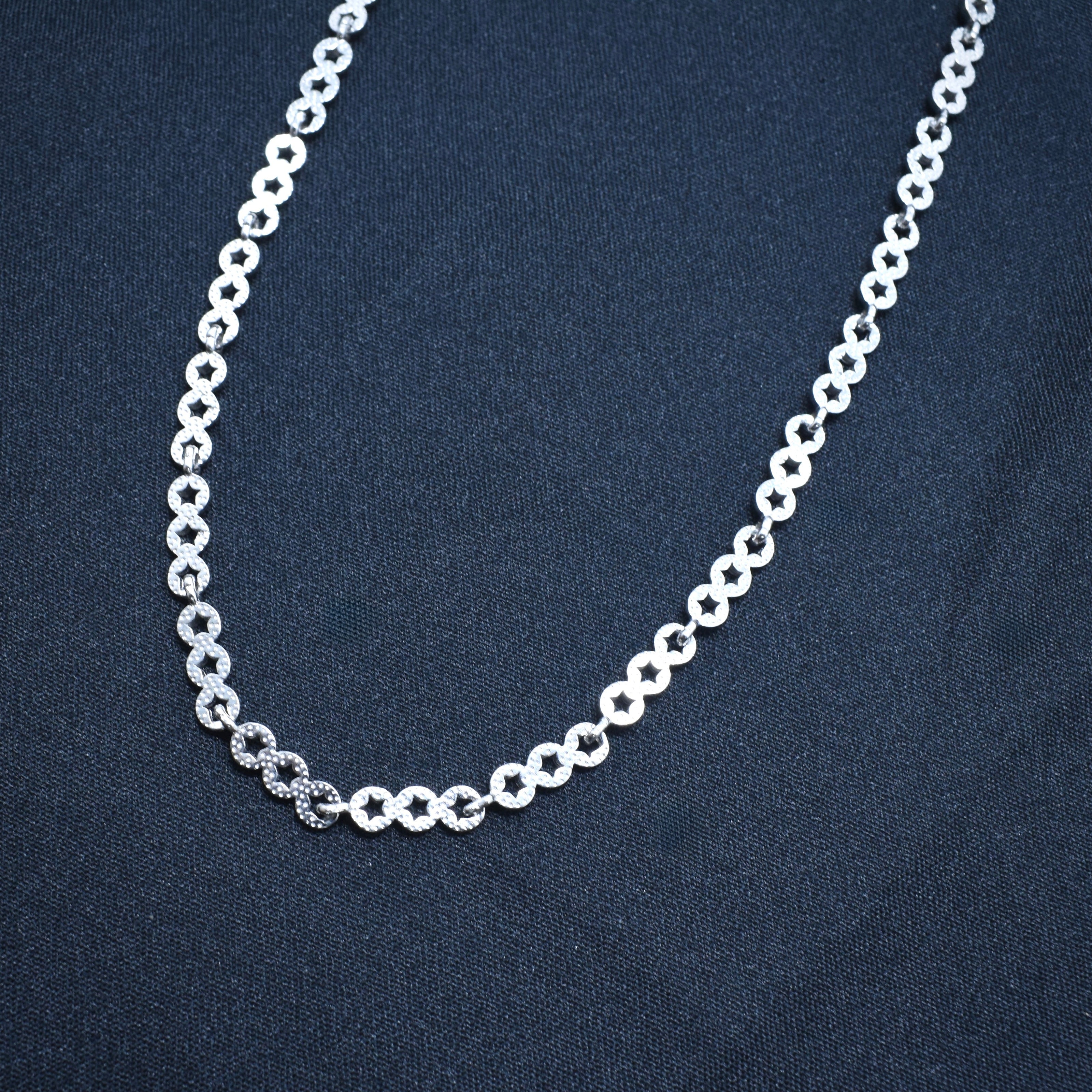 Sparkle Dot Round Silver Chain