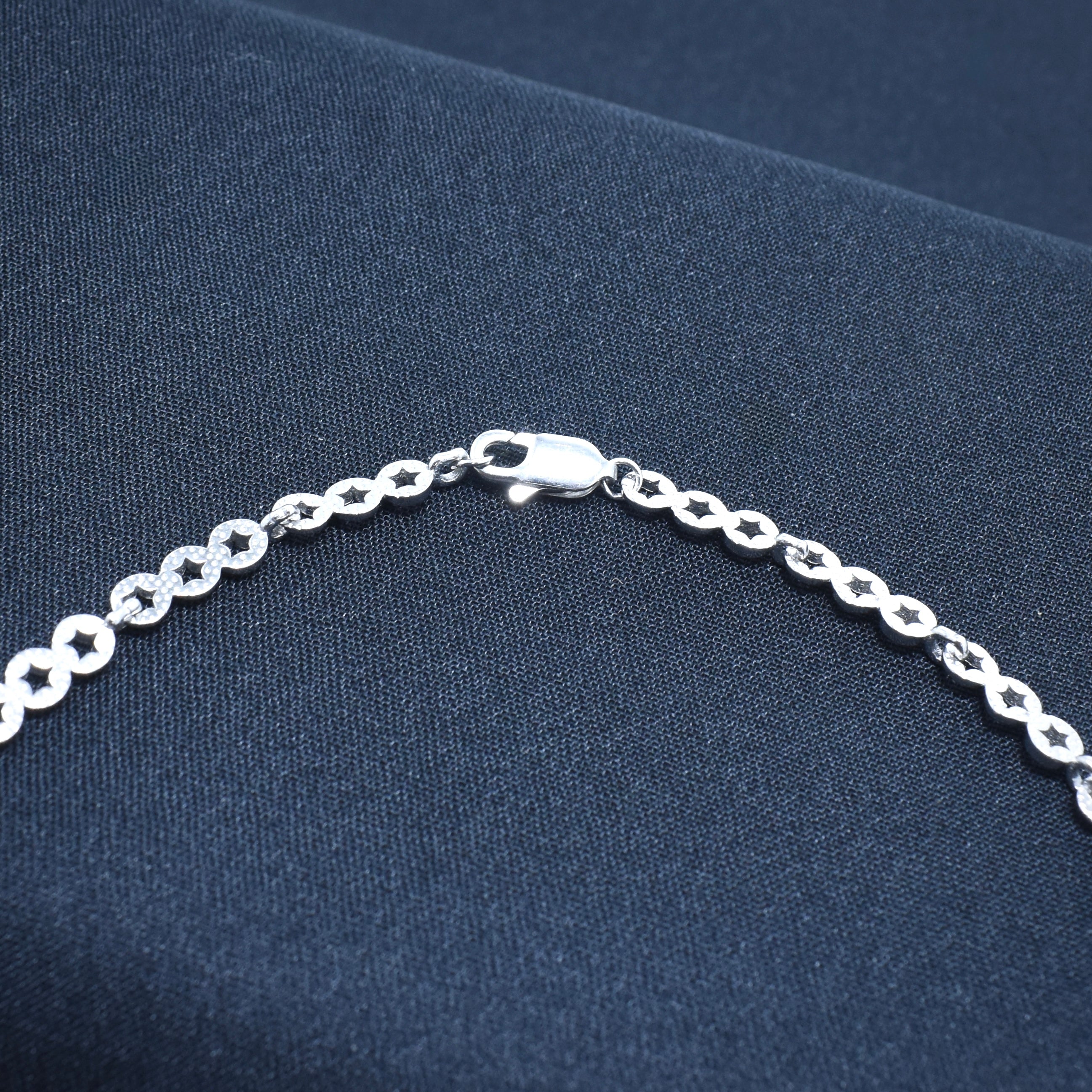 Sparkle Dot Round Silver Chain