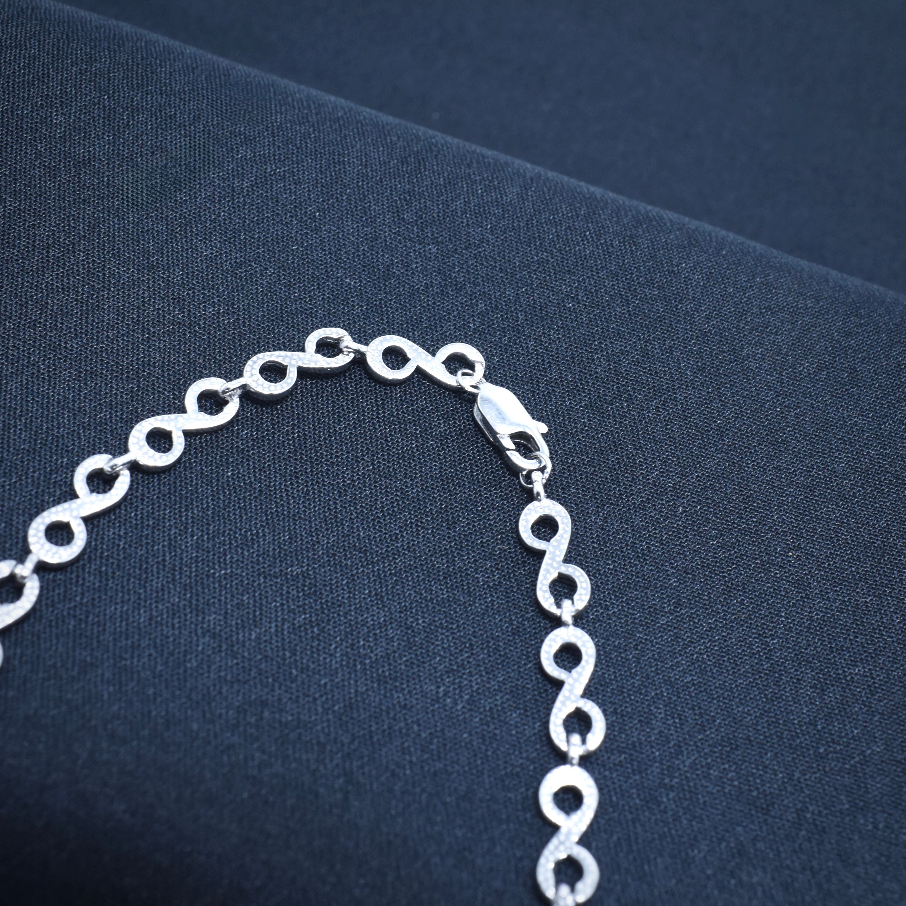 Classic Round Loop Silver Chain
