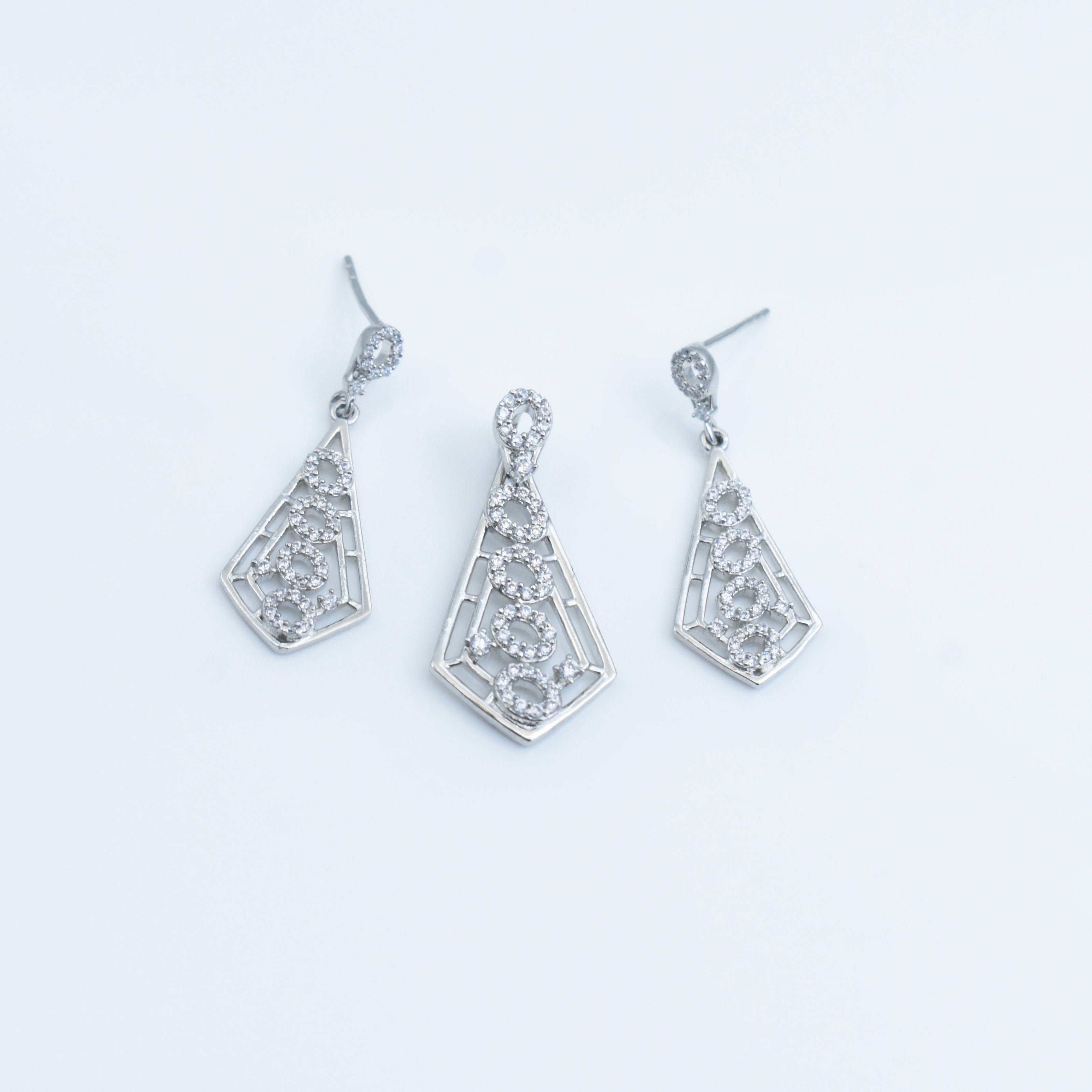 Oval Cluster Silver Pendant Set