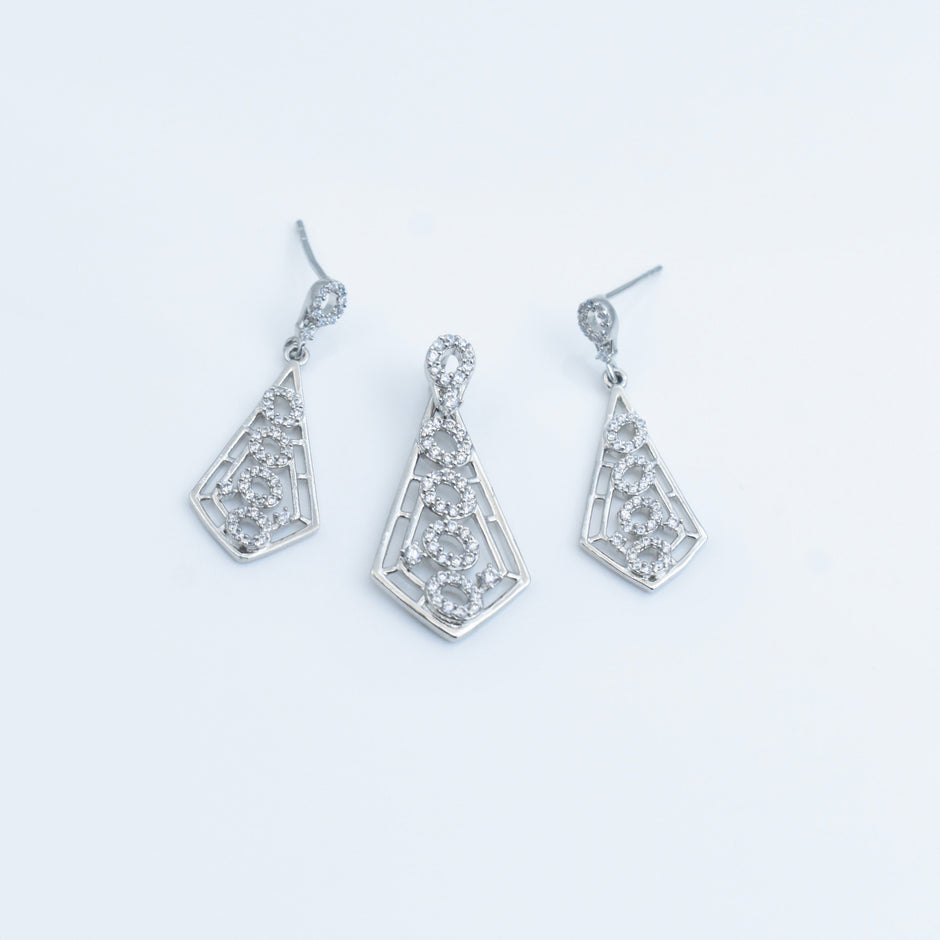 Oval Cluster Silver Pendant Set