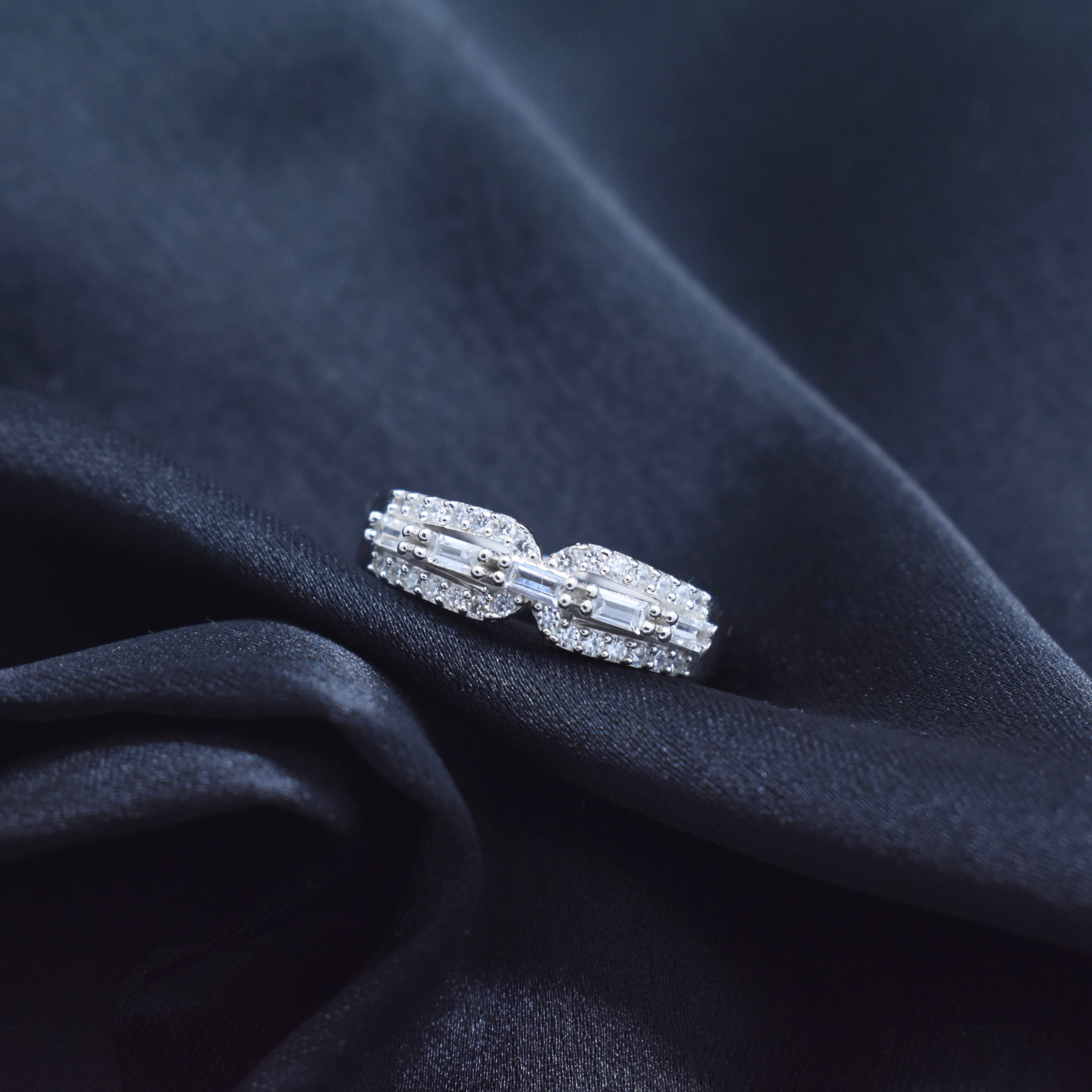 Baguette Diamond Infinity Band Ring
