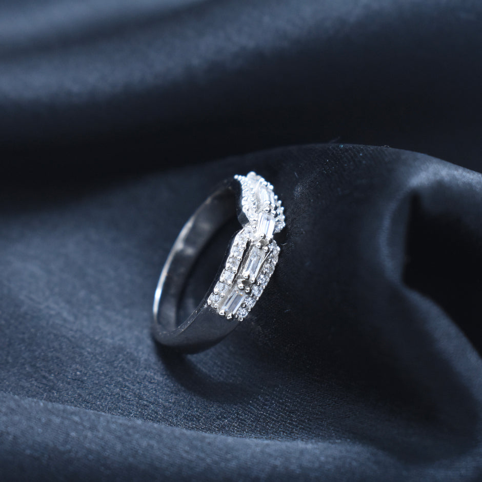 Baguette Diamond Infinity Band Ring