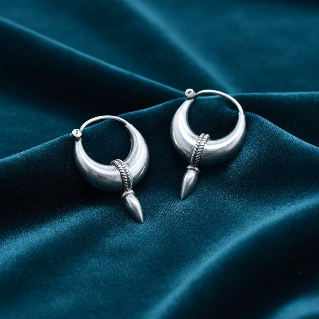 Pointed Edge Silver kundal