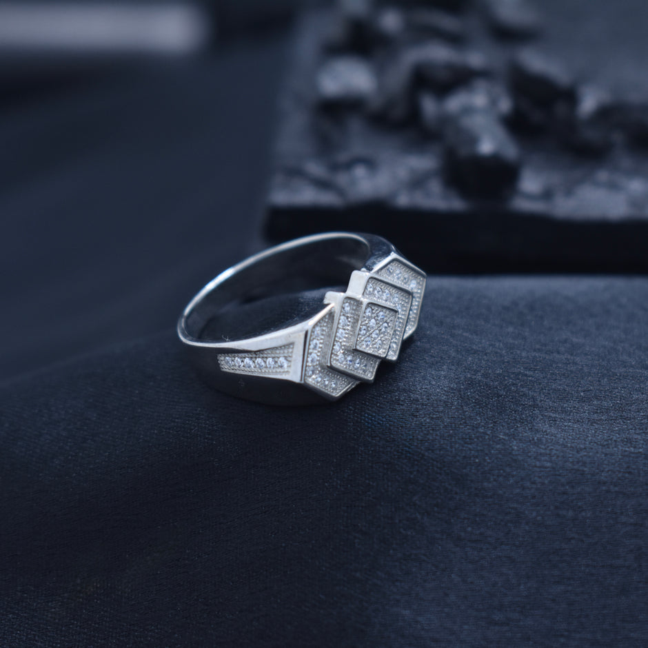 Interlocking Geometric Statement Ring Band