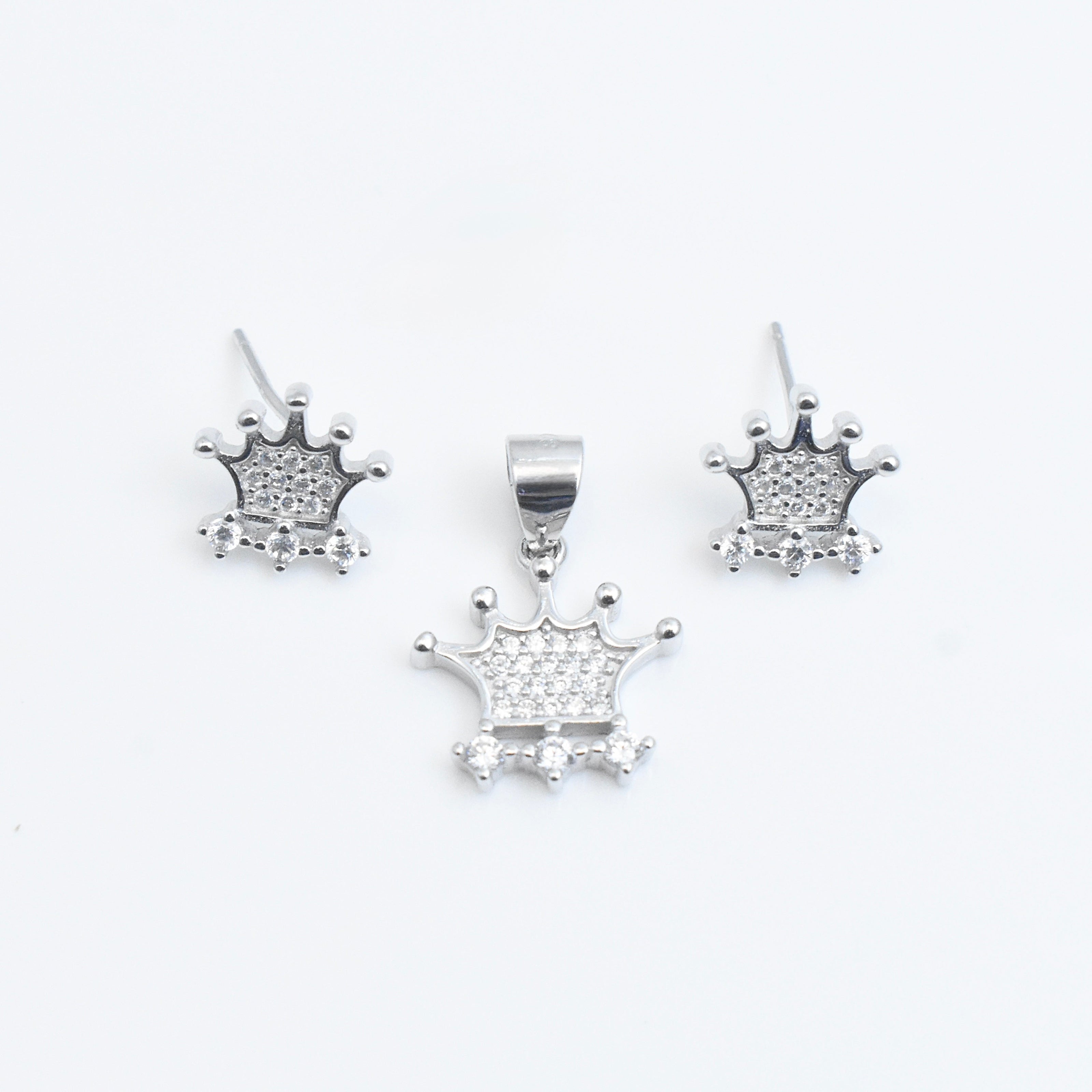 Crown Shape Silver Pendant Set