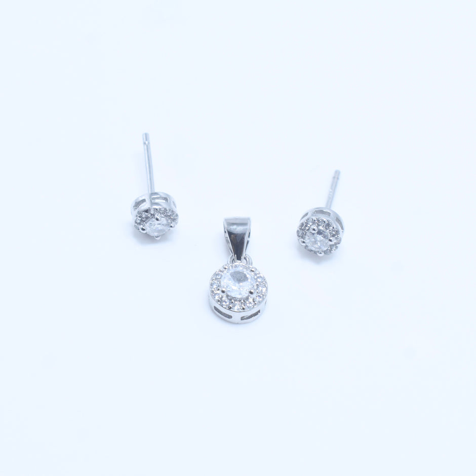 Solitaire Glow Silver Pendant Set