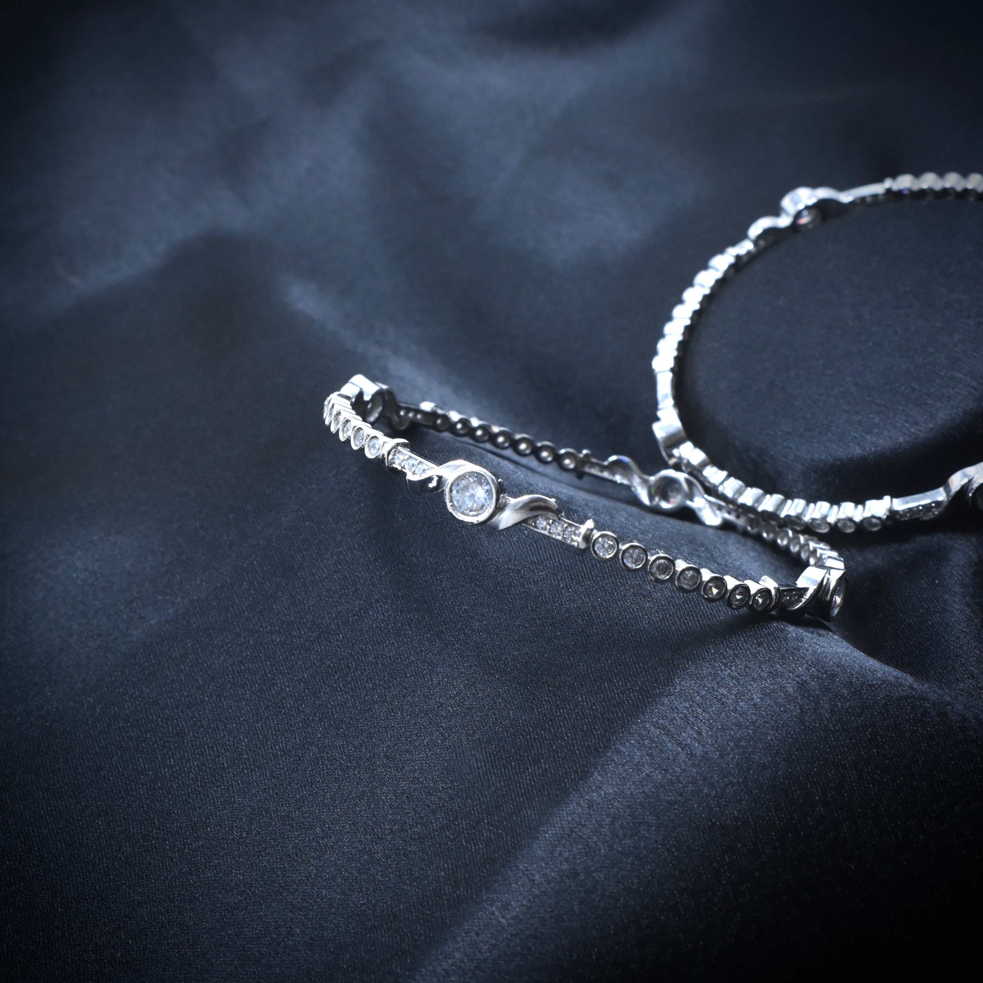 Bezel Twist Silver Bangle Set