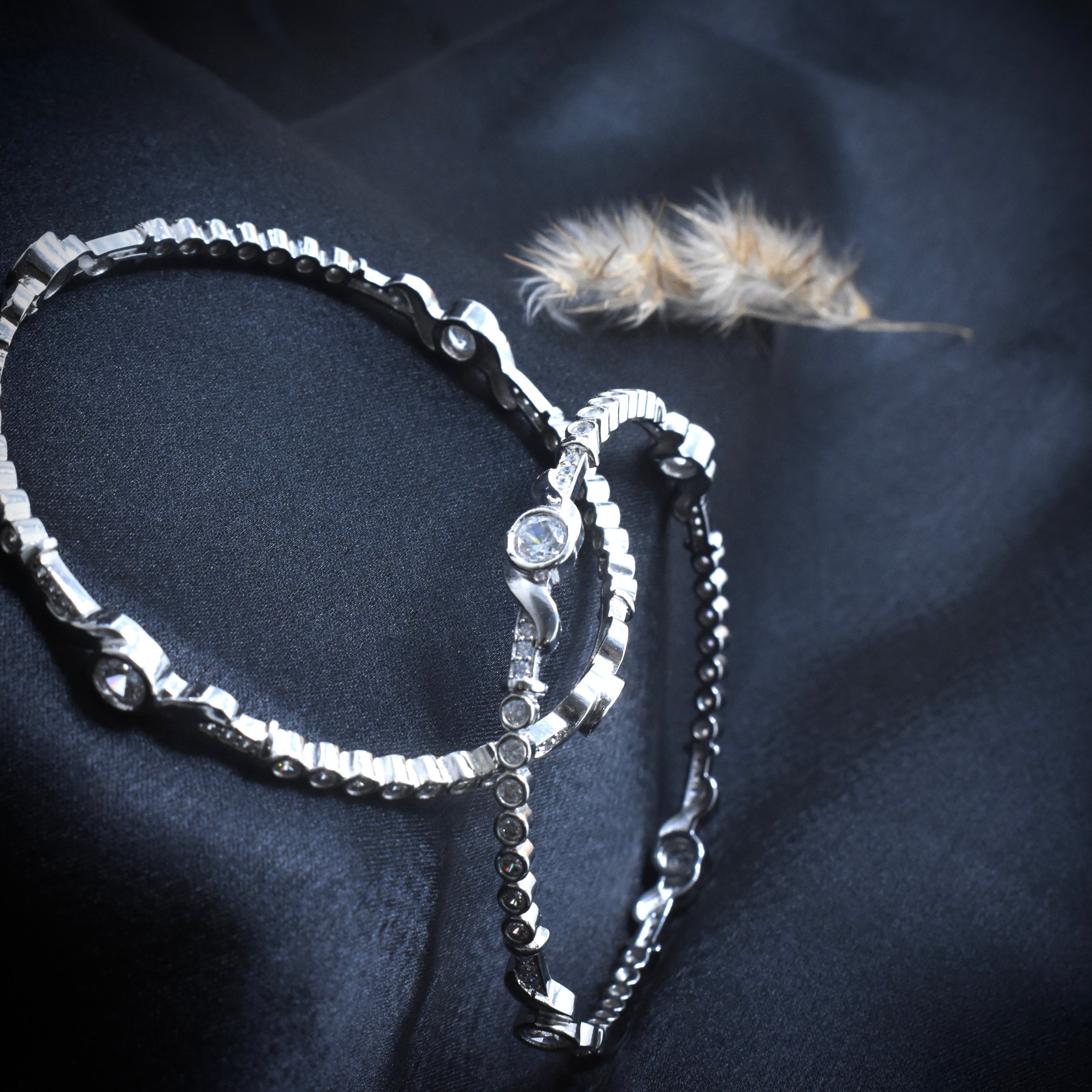 Bezel Twist Silver Bangle Set