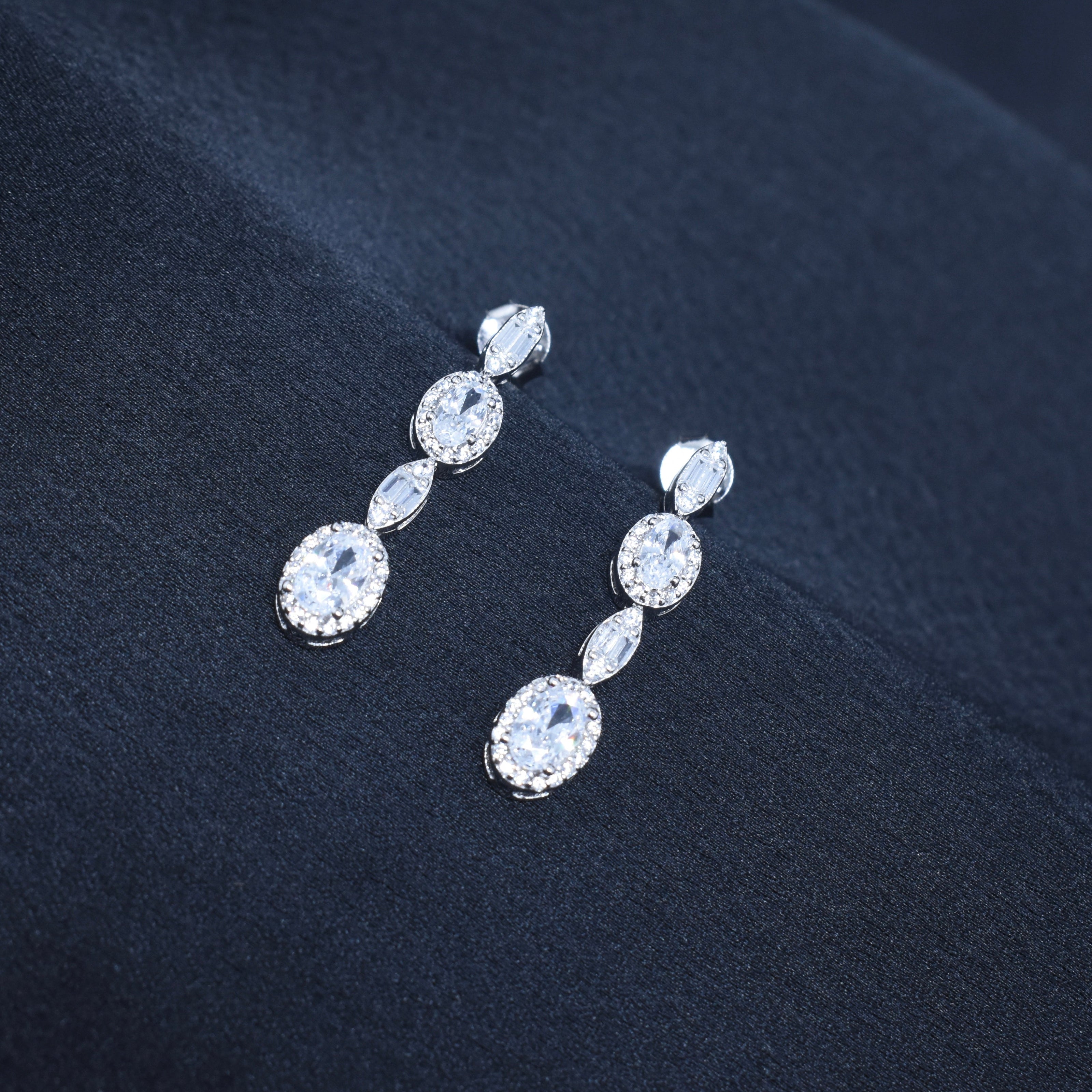 Oval Cluster Necklace Silver Set