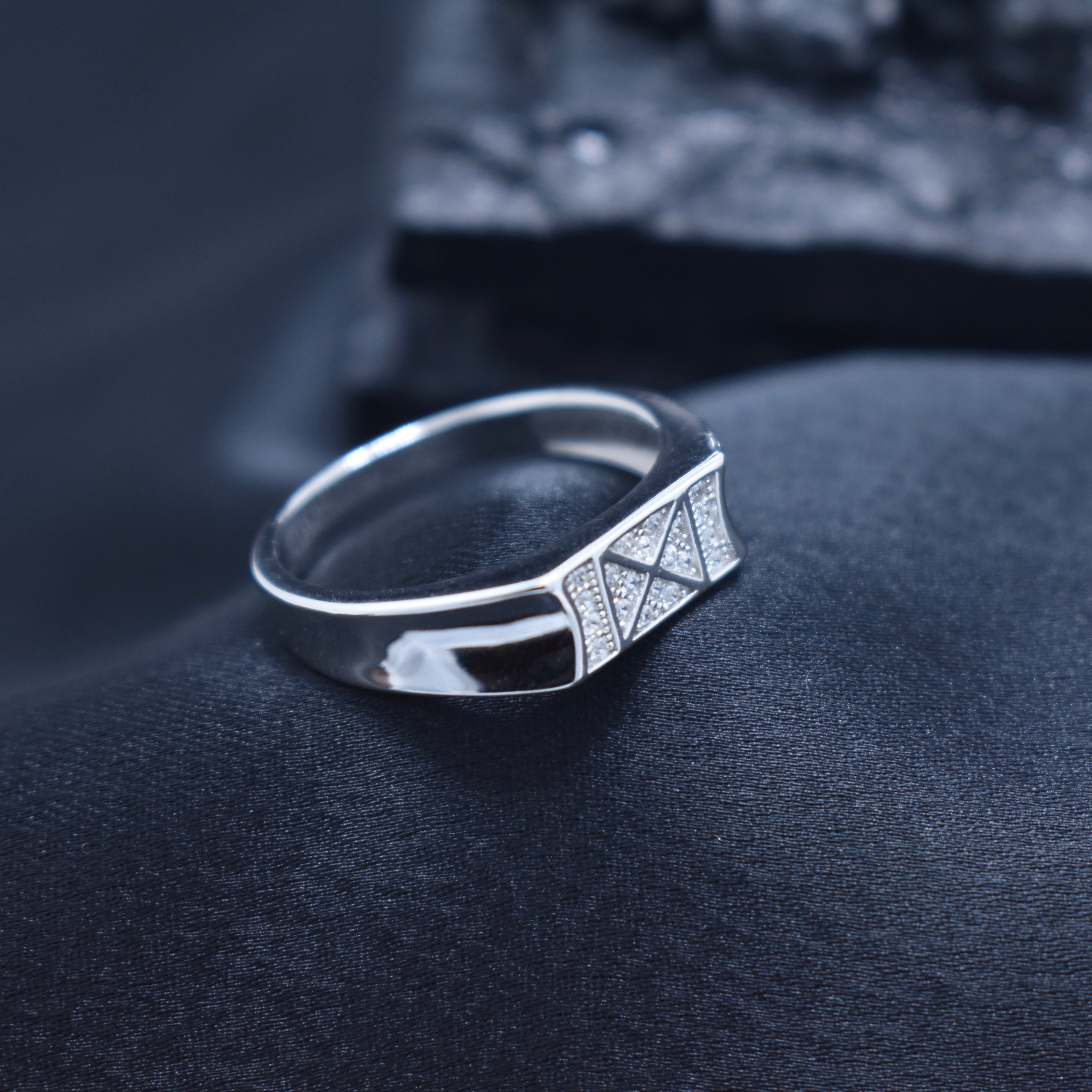 Lattice Geometric Statement Band