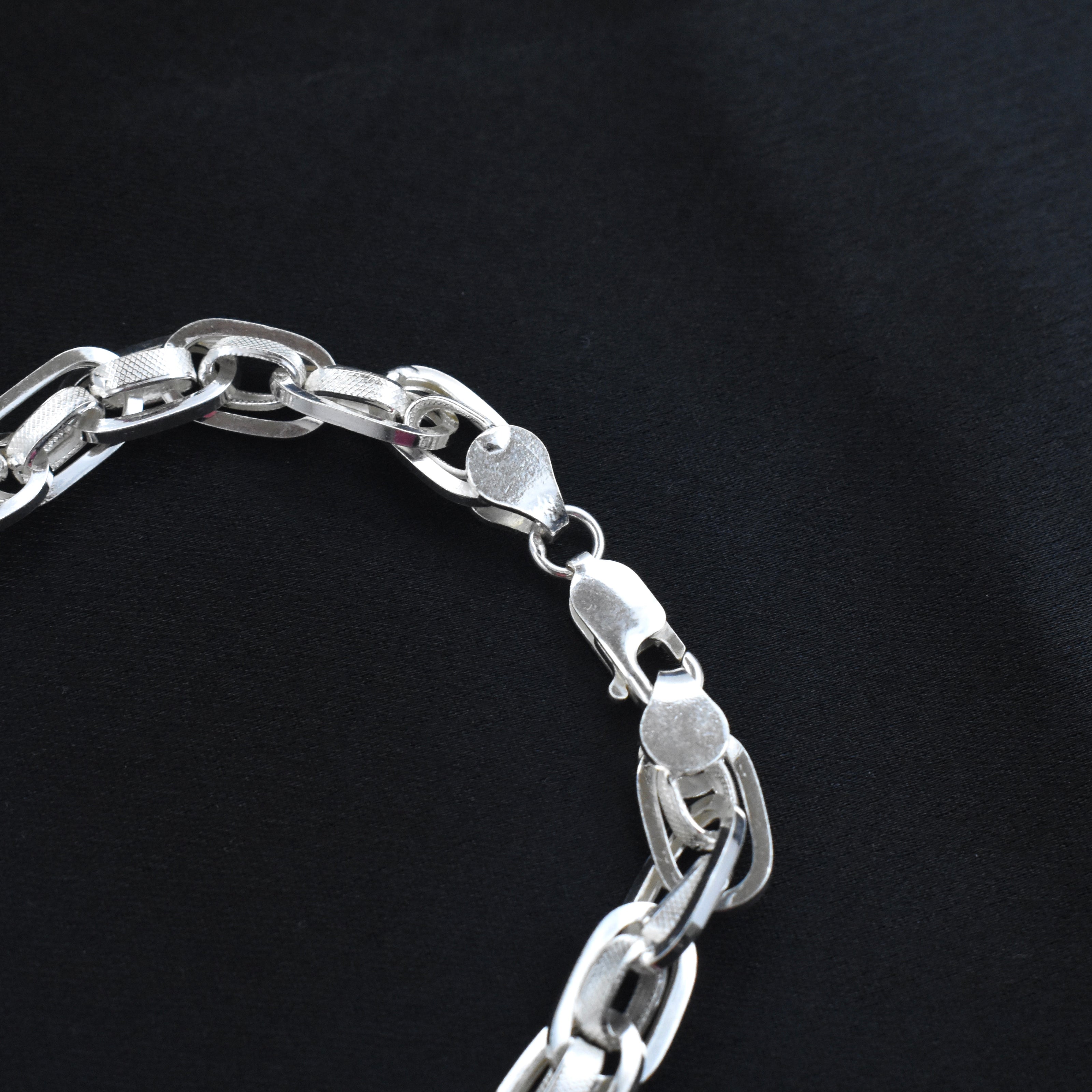 Vanguard Interlocking Link Bracelet