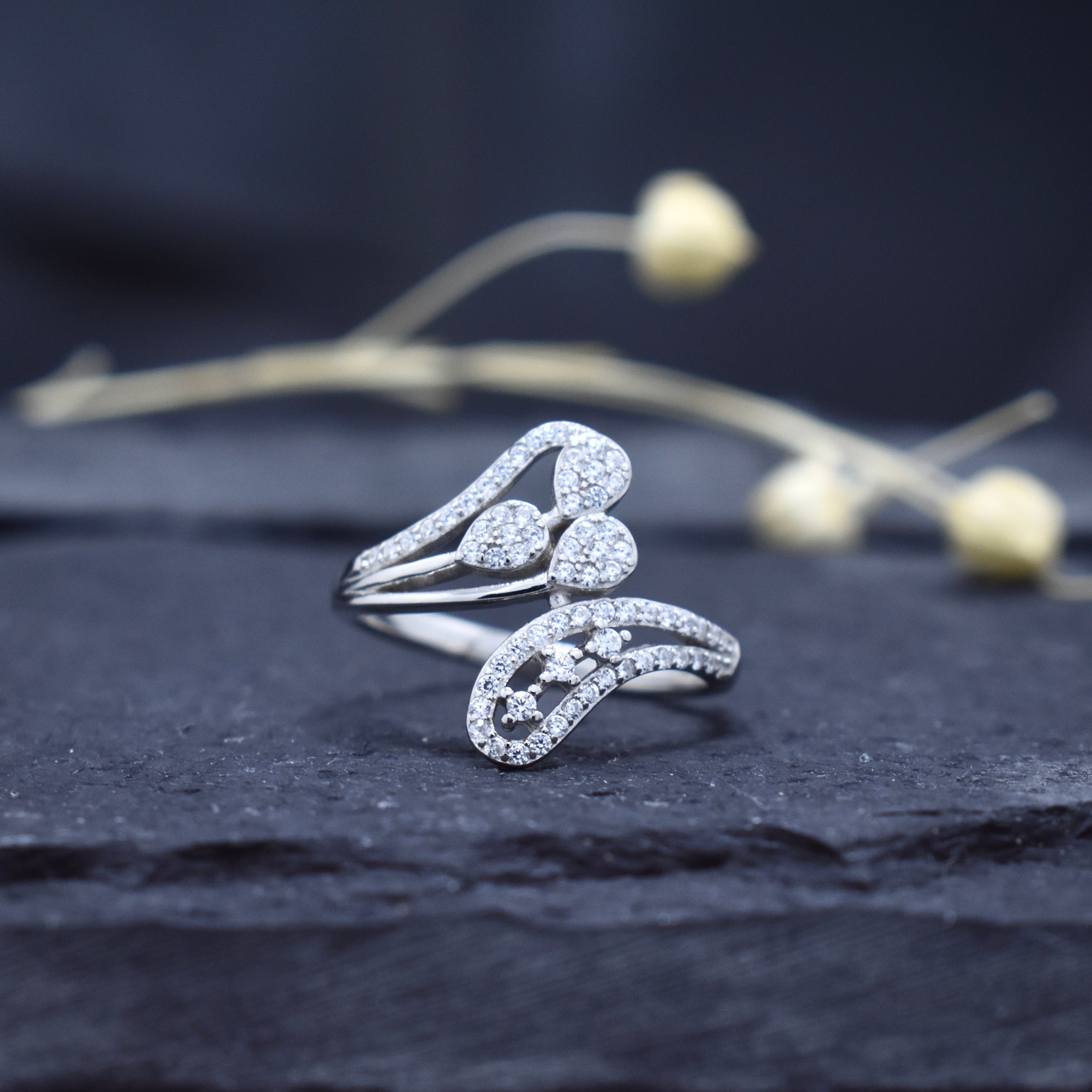 Silver Ribbon Curve Ring