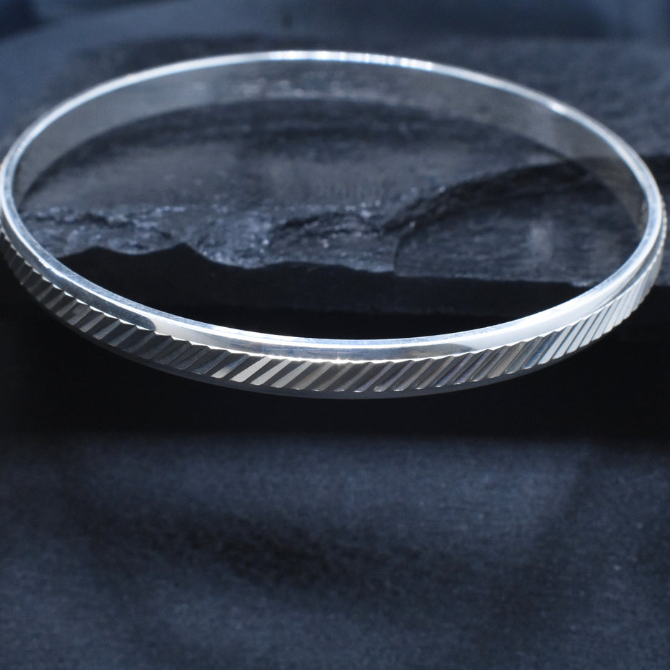 Diagonal Groove Silver Kada