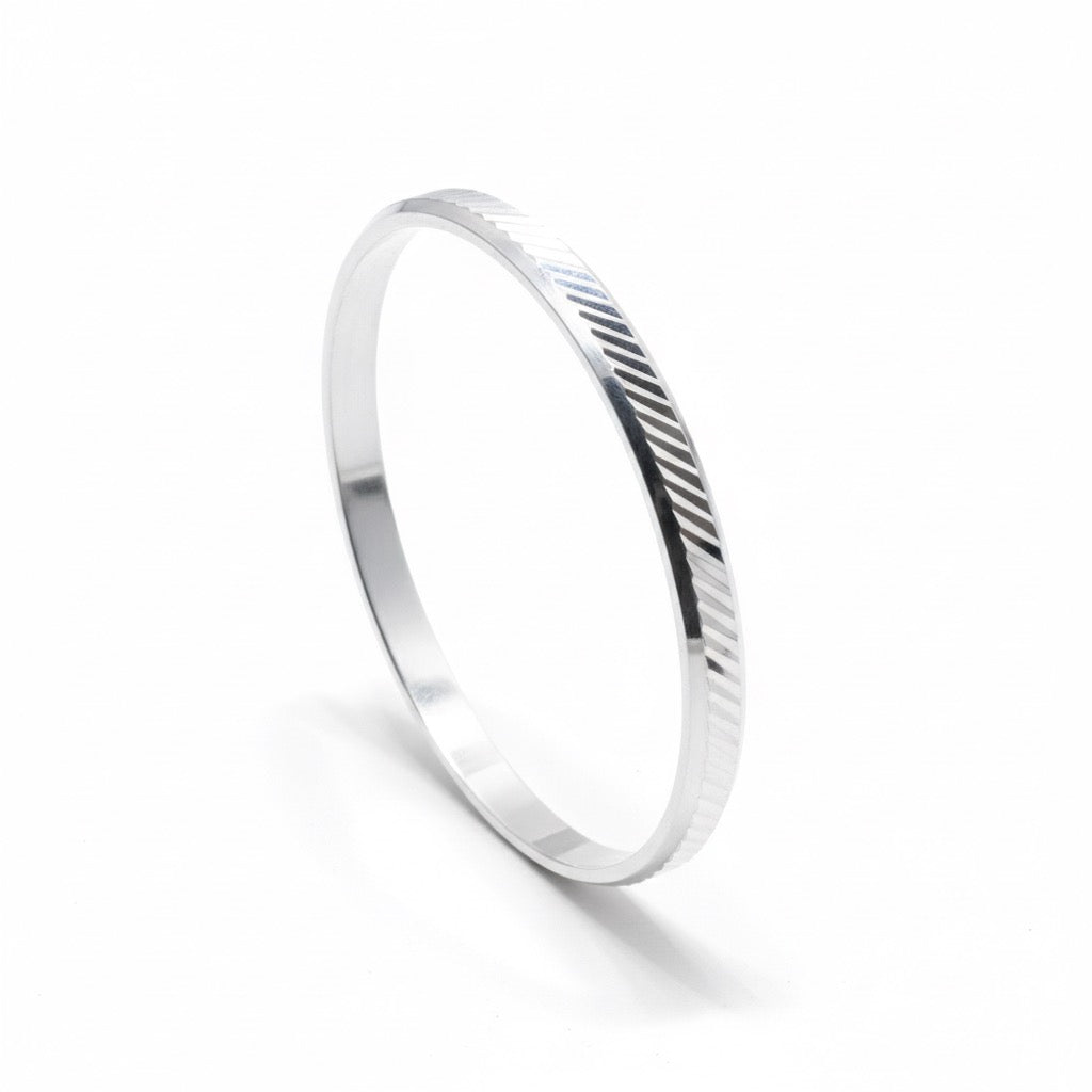 Diagonal Groove Silver Kada