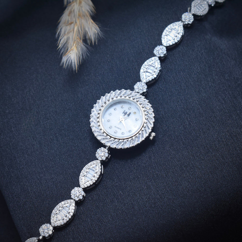 Vintage Oval Charm Silver Watch