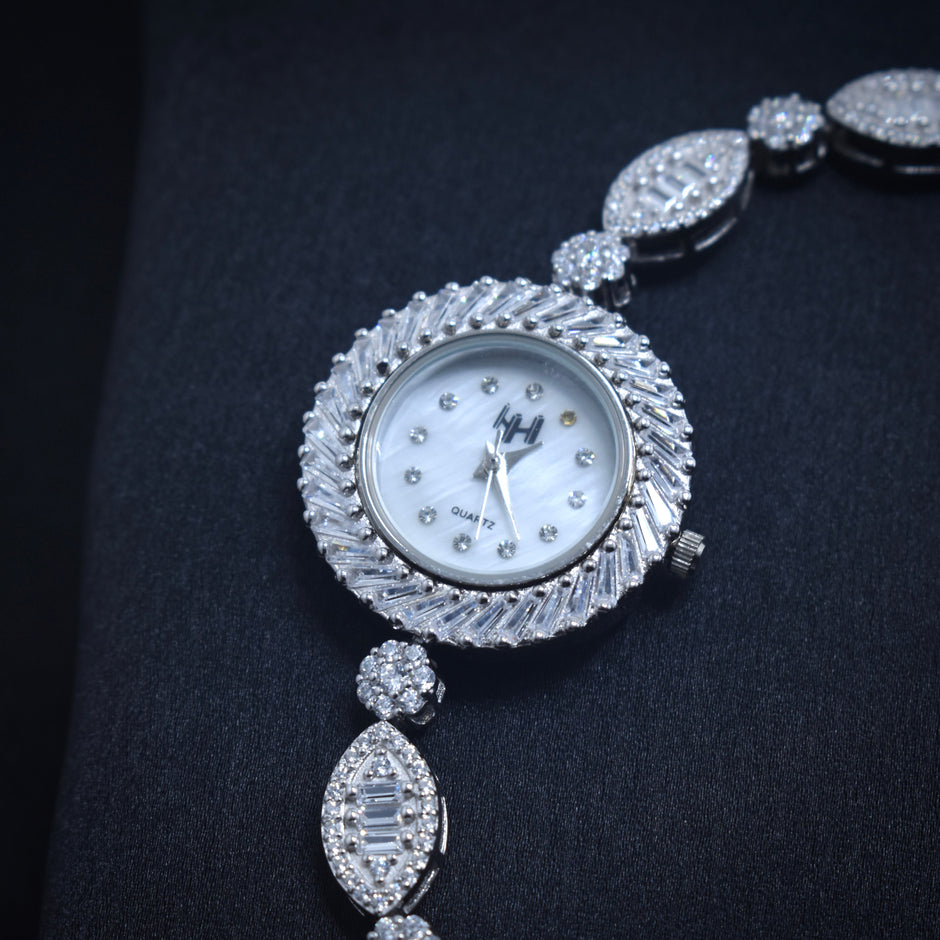 Vintage Oval Charm Silver Watch