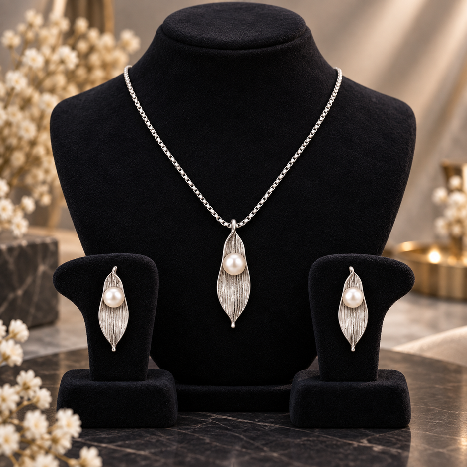 Leaf Pearl Pendant Set