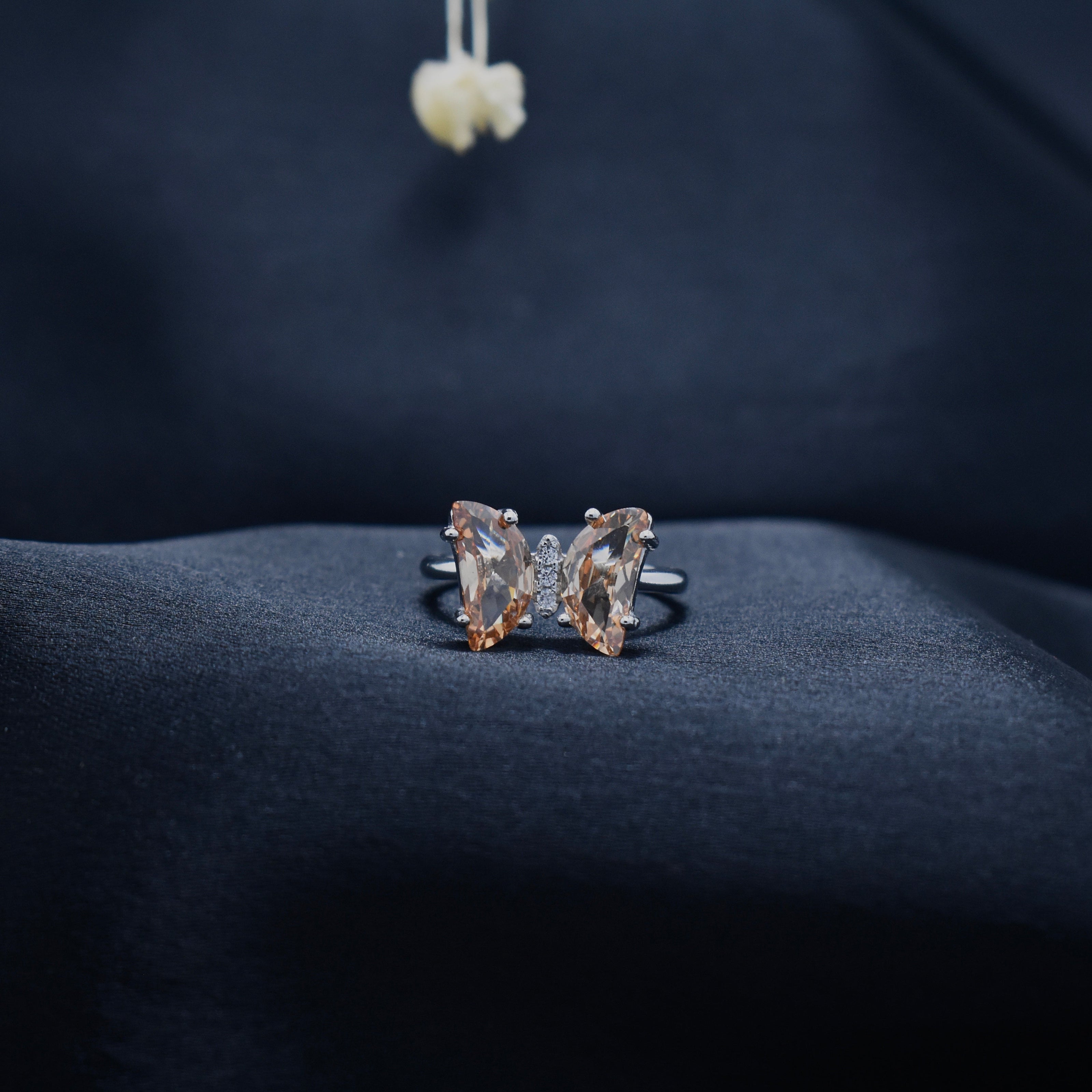 Silver Amber Gleam Ring