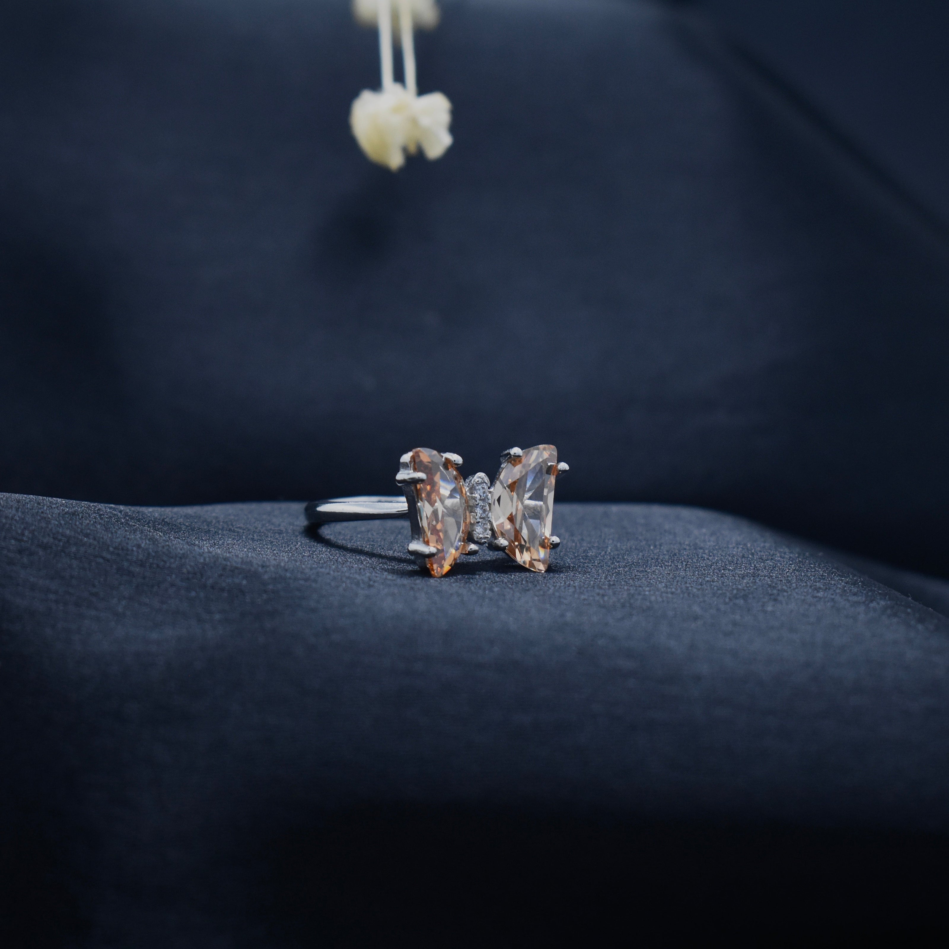 Silver Amber Gleam Ring