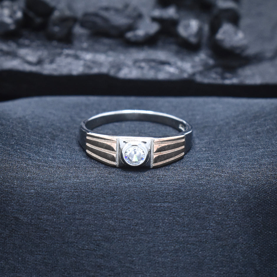 Dual-Tone Linear Solitaire Statement Ring