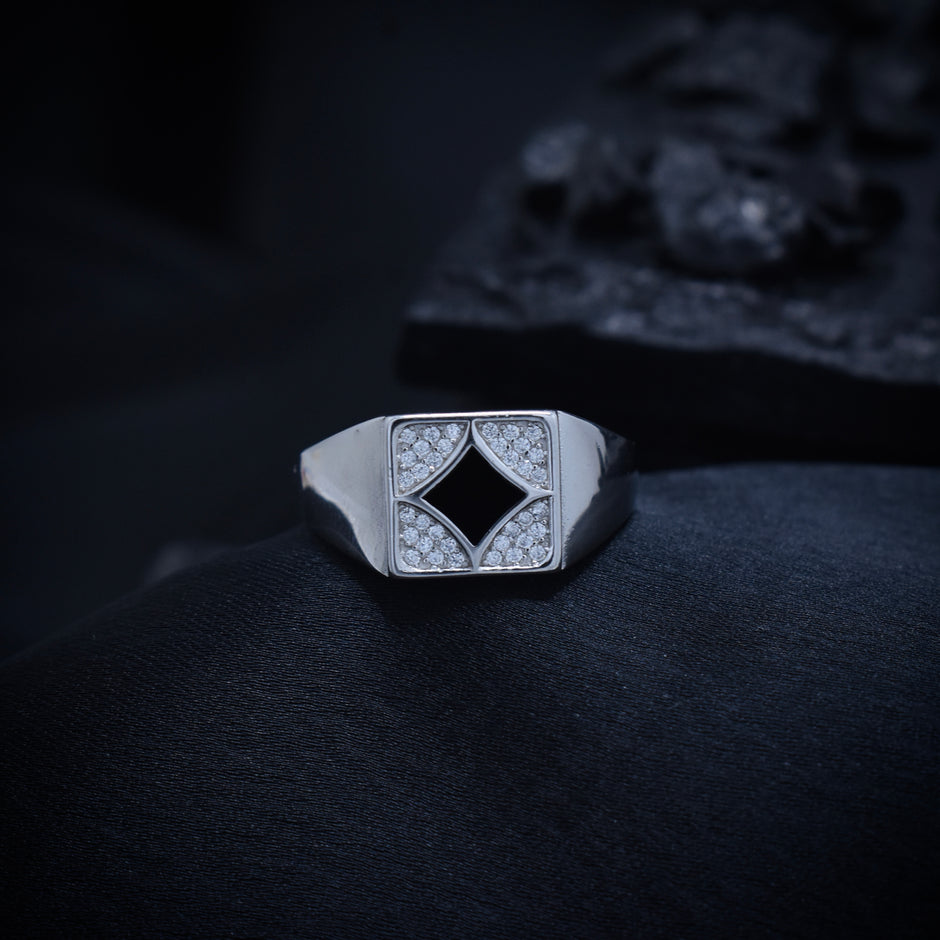 Diamond - Motif Geometric Signet Ring