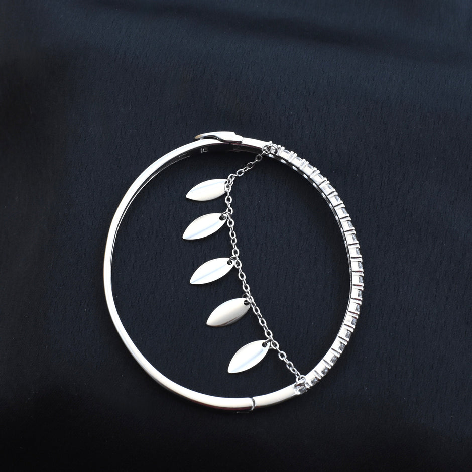 Leaf Swing Silver Bracelet