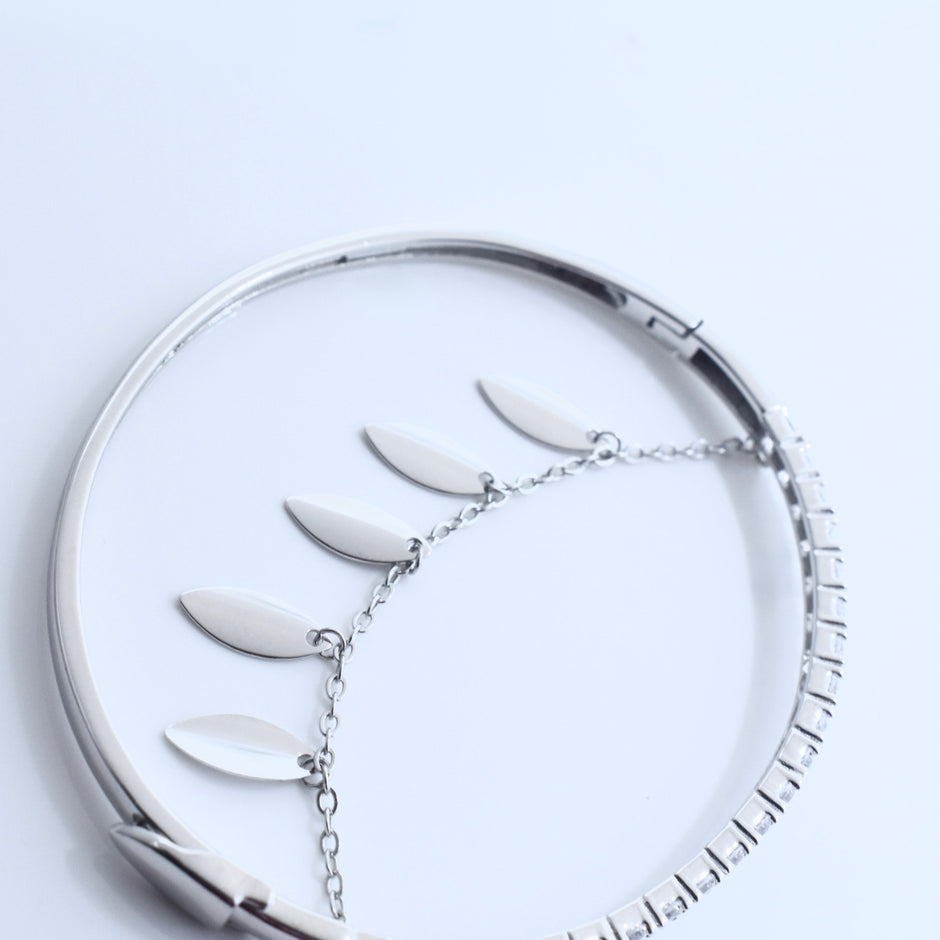 Leaf Swing Silver Bracelet
