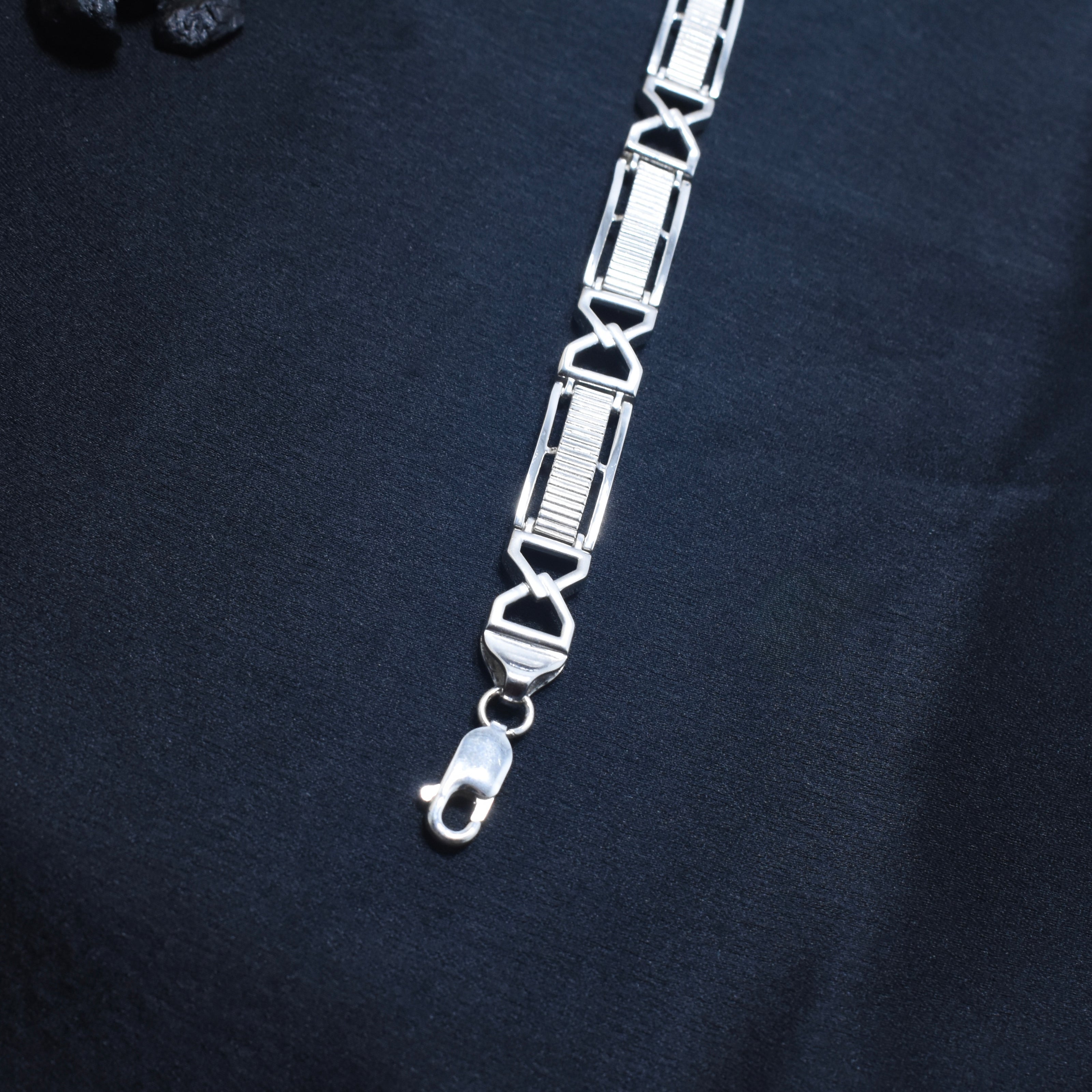 Baron Textured Link Bracelet