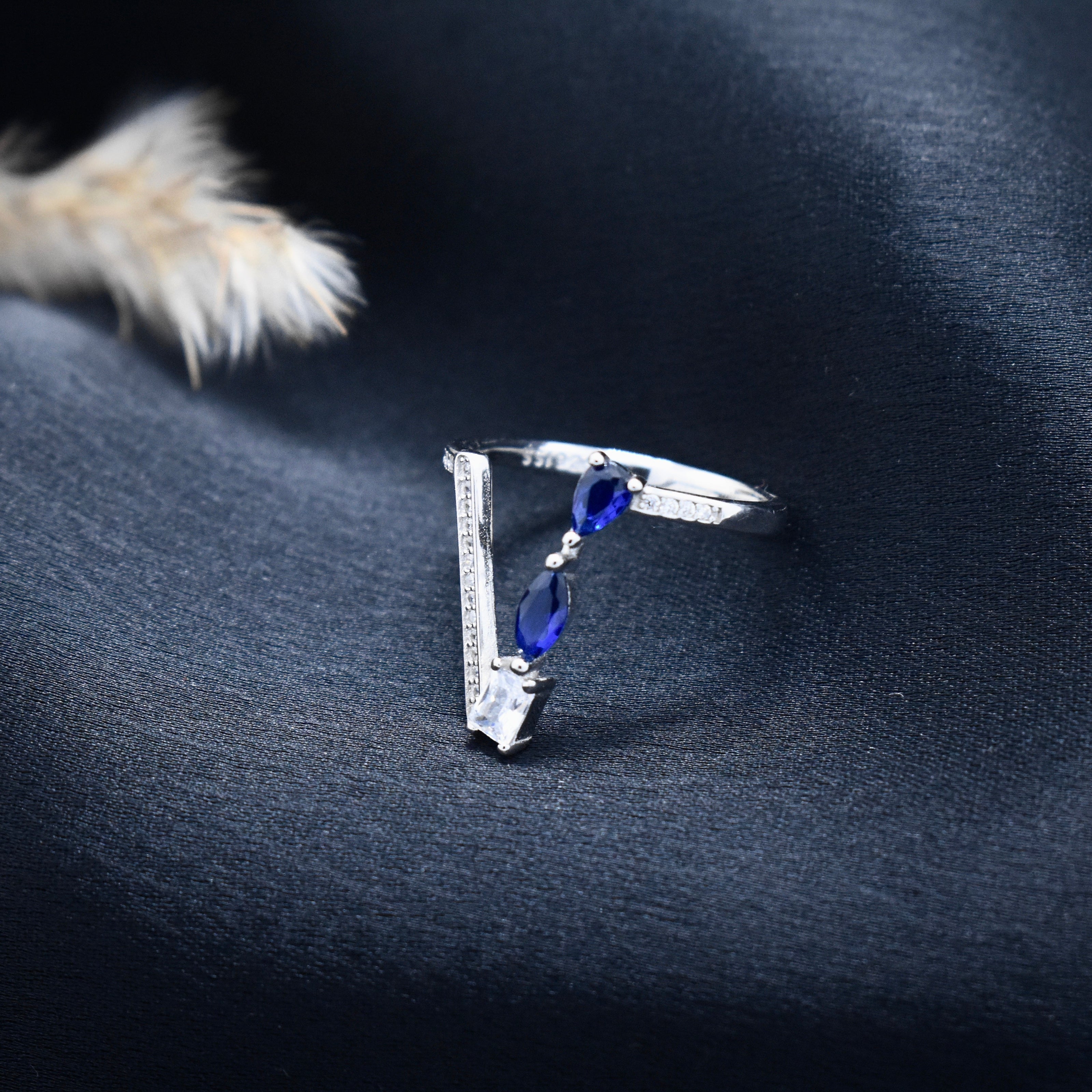 Silver Blue drop V-ring