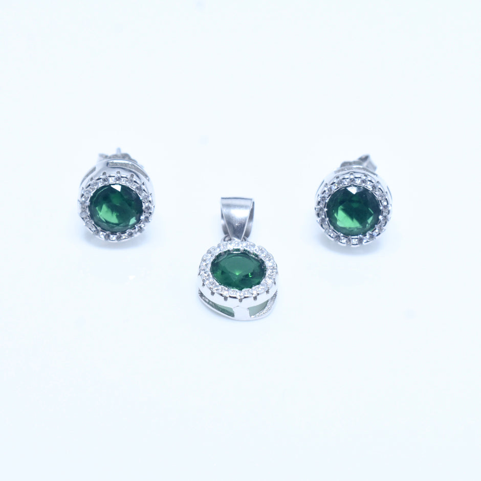 Green Round Solitaire Silver Pendant Set