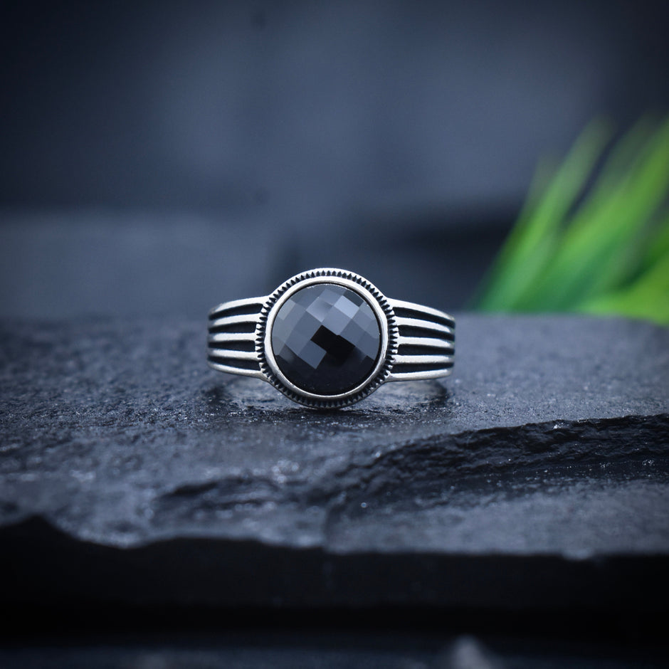 Black Onyx Round Stripe Silver Ring