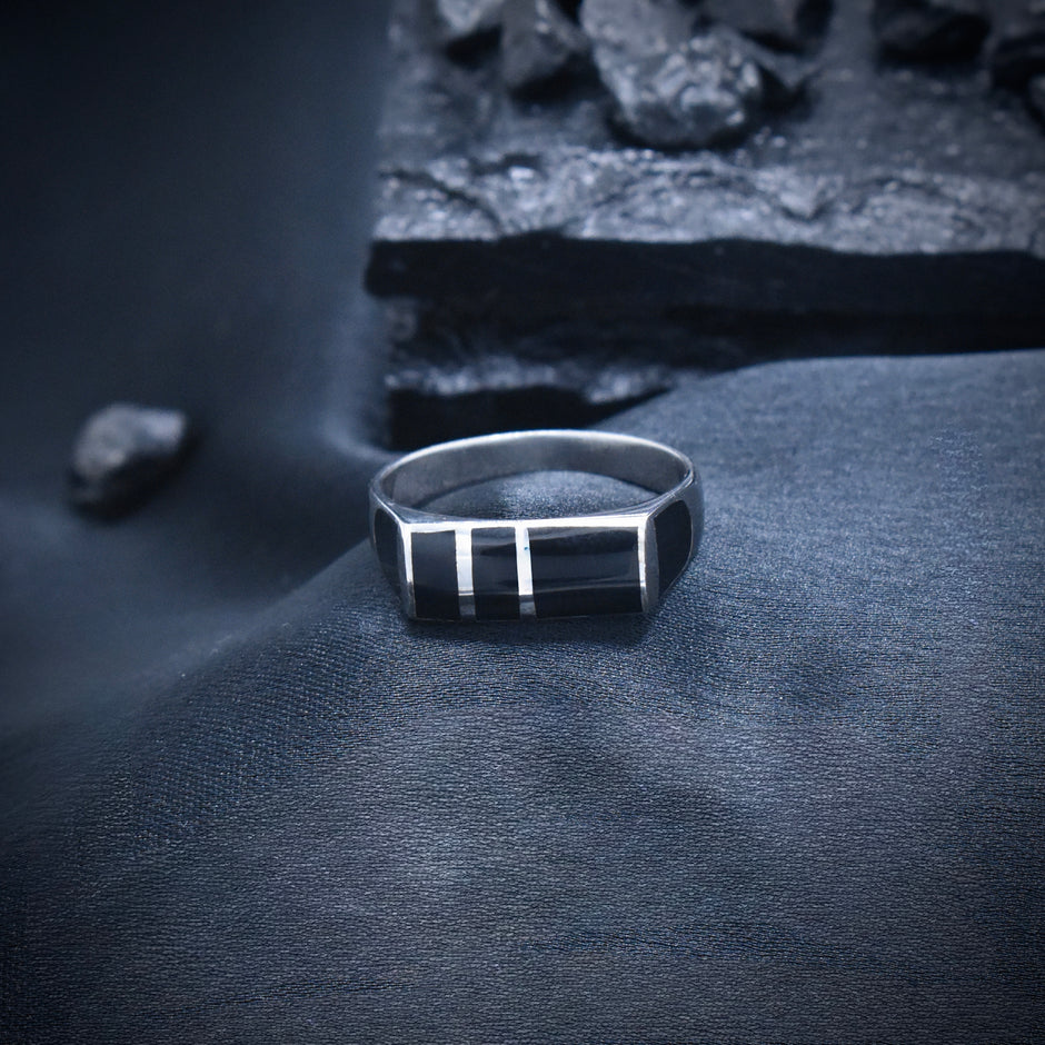 Vertical Bar Heritage Enamel Ring