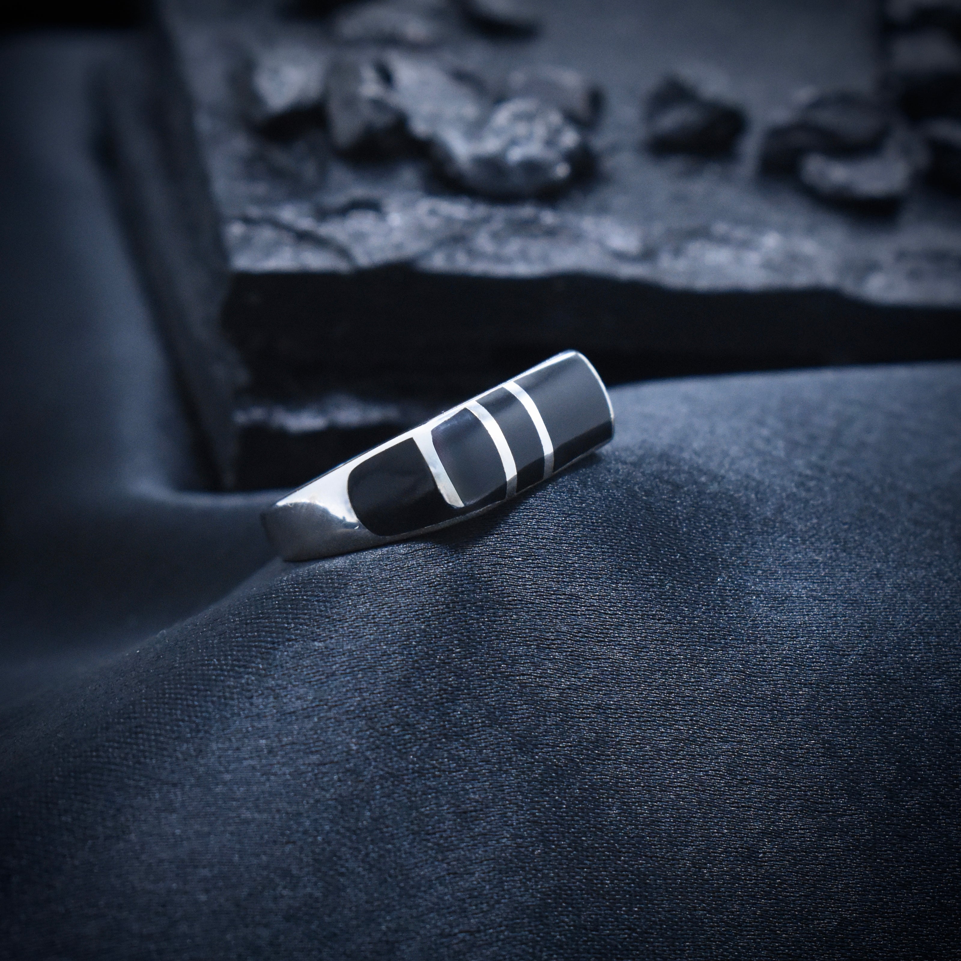 Vertical Bar Heritage Enamel Ring