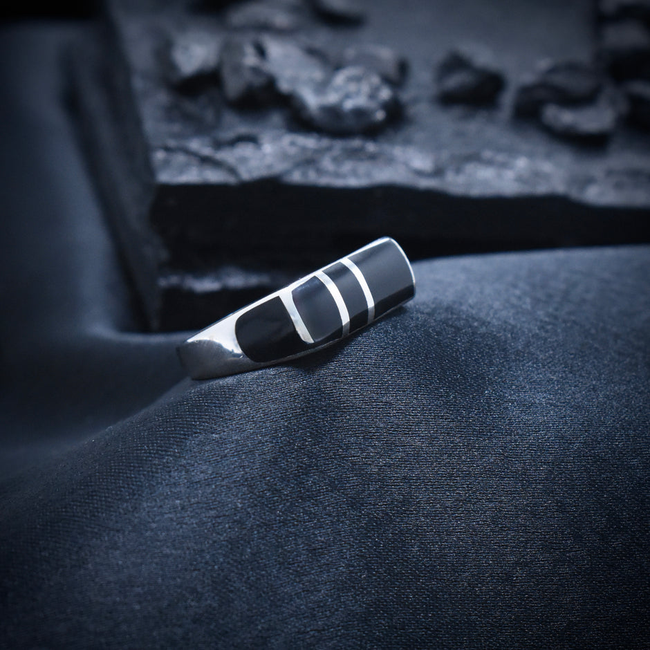 Vertical Bar Heritage Enamel Ring