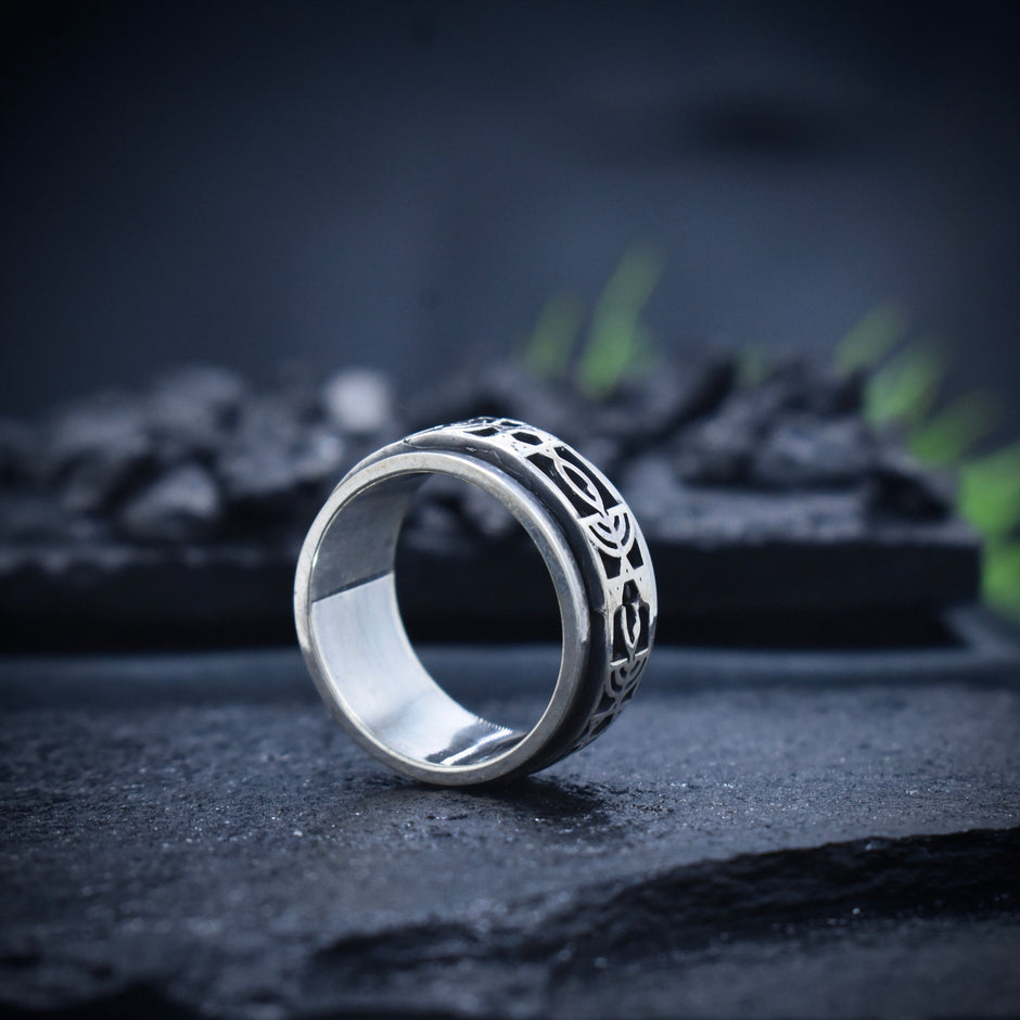 Antique Silver Geometric Pattern Band