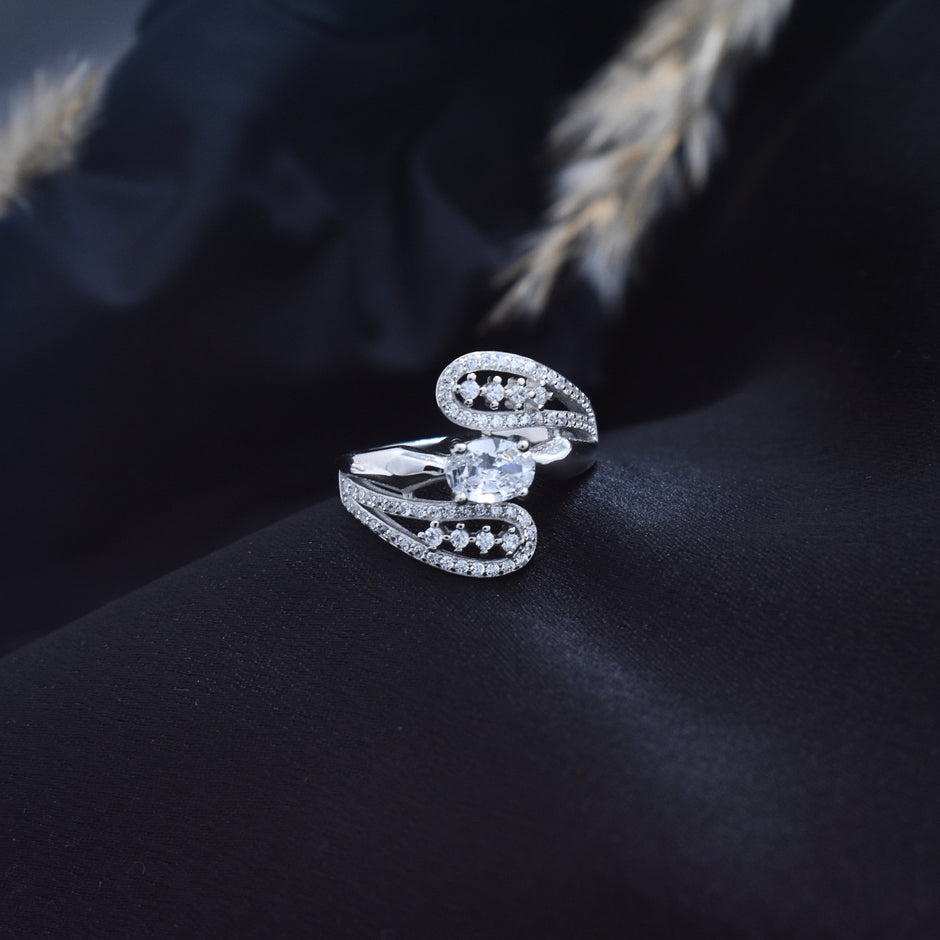 Silver Sparkle Leaf Ring