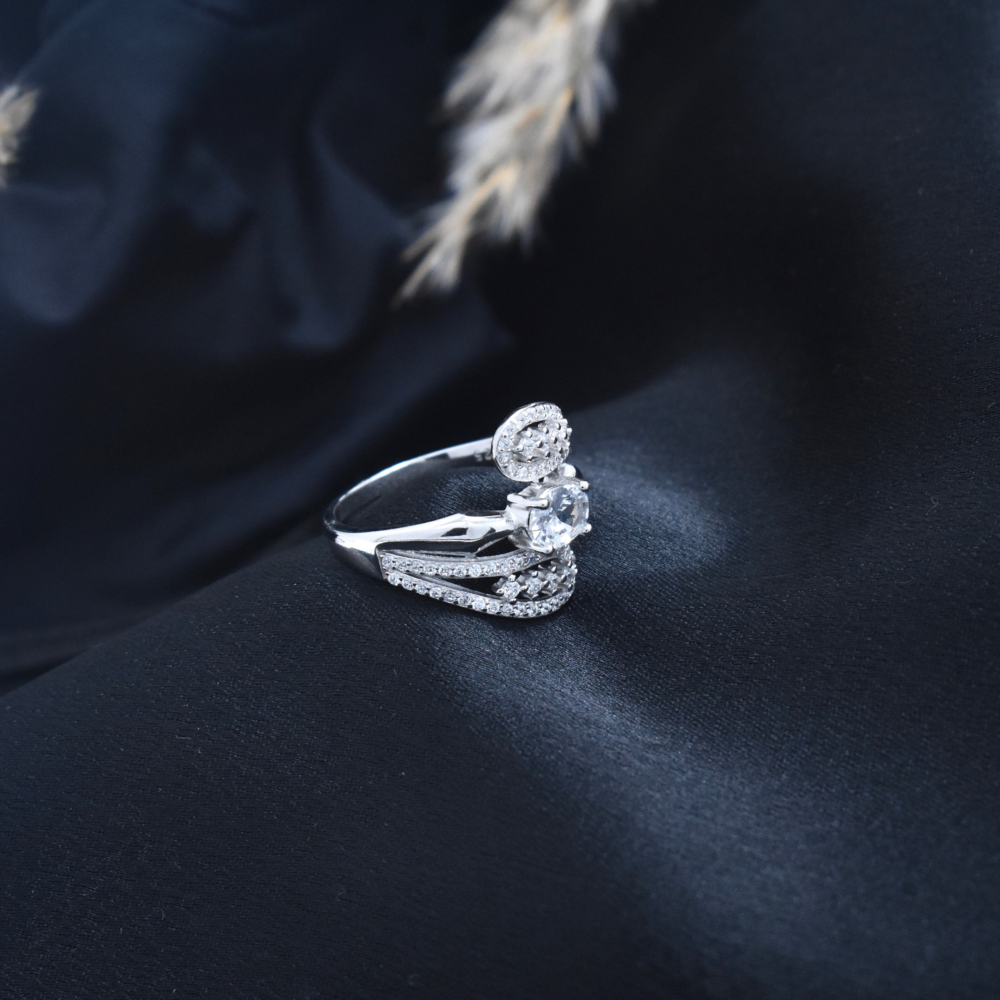 Silver Sparkle Leaf Ring