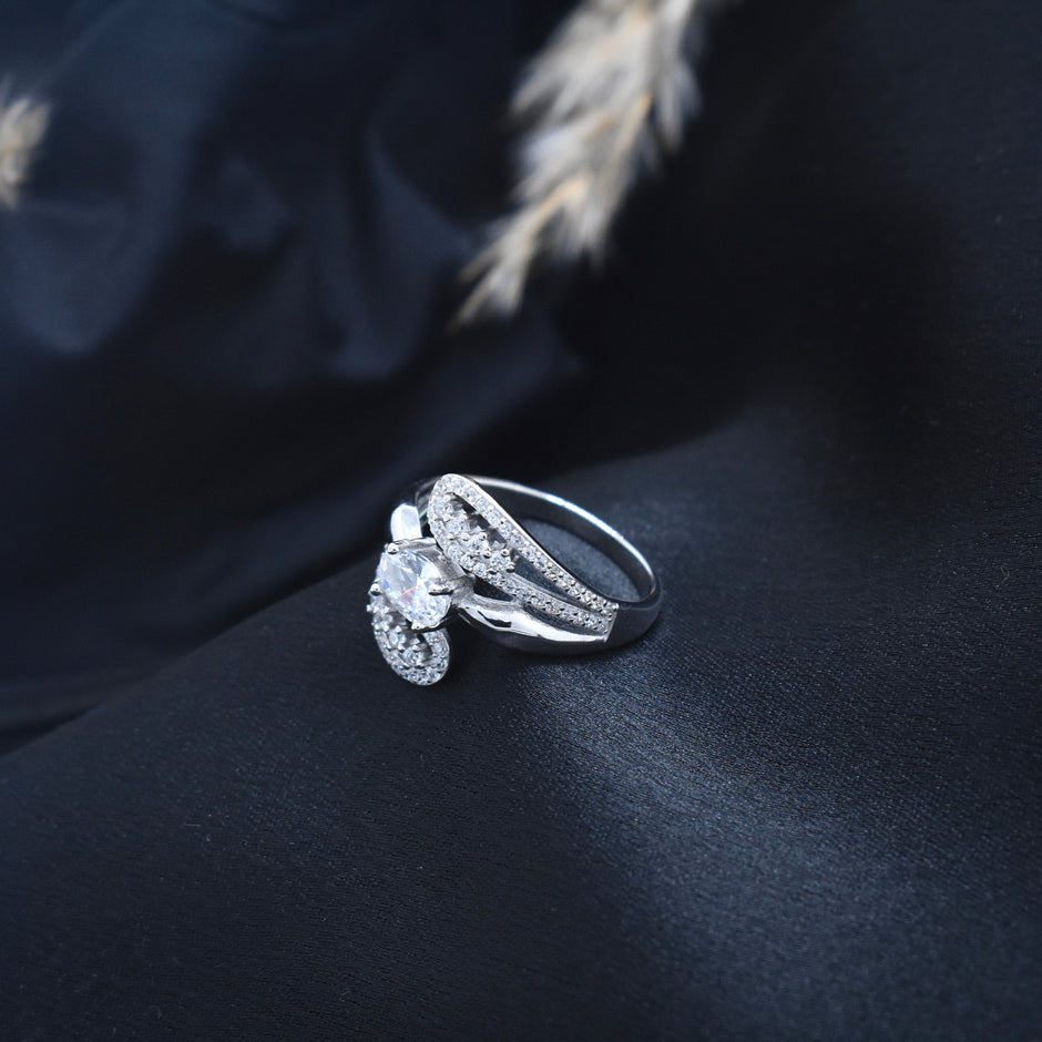 Silver Sparkle Leaf Ring