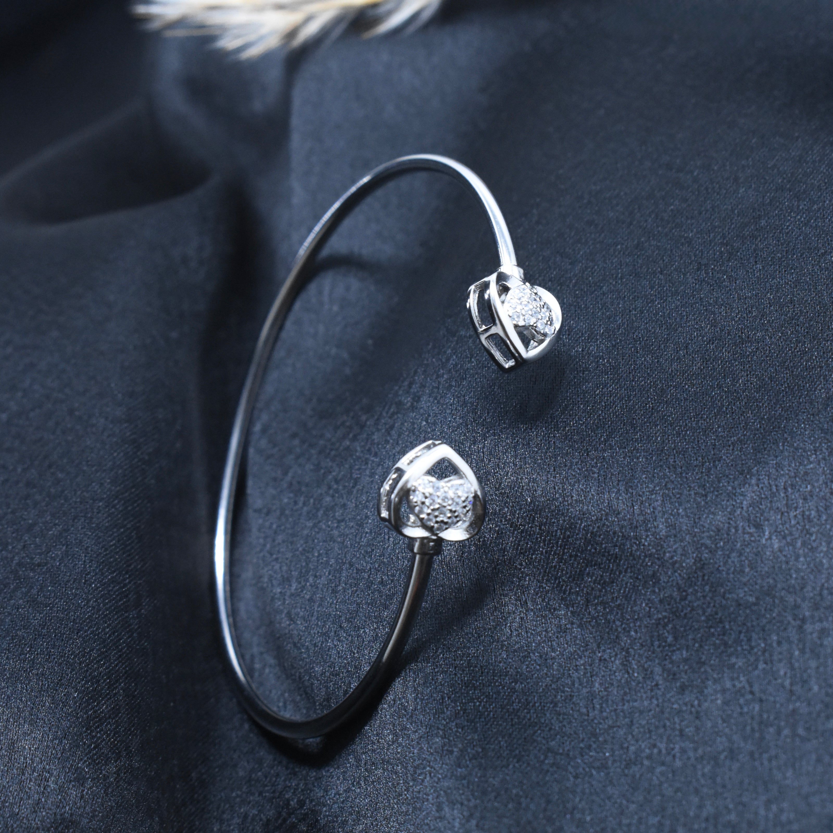 Hollow Heart Shimmering Open Bracelet