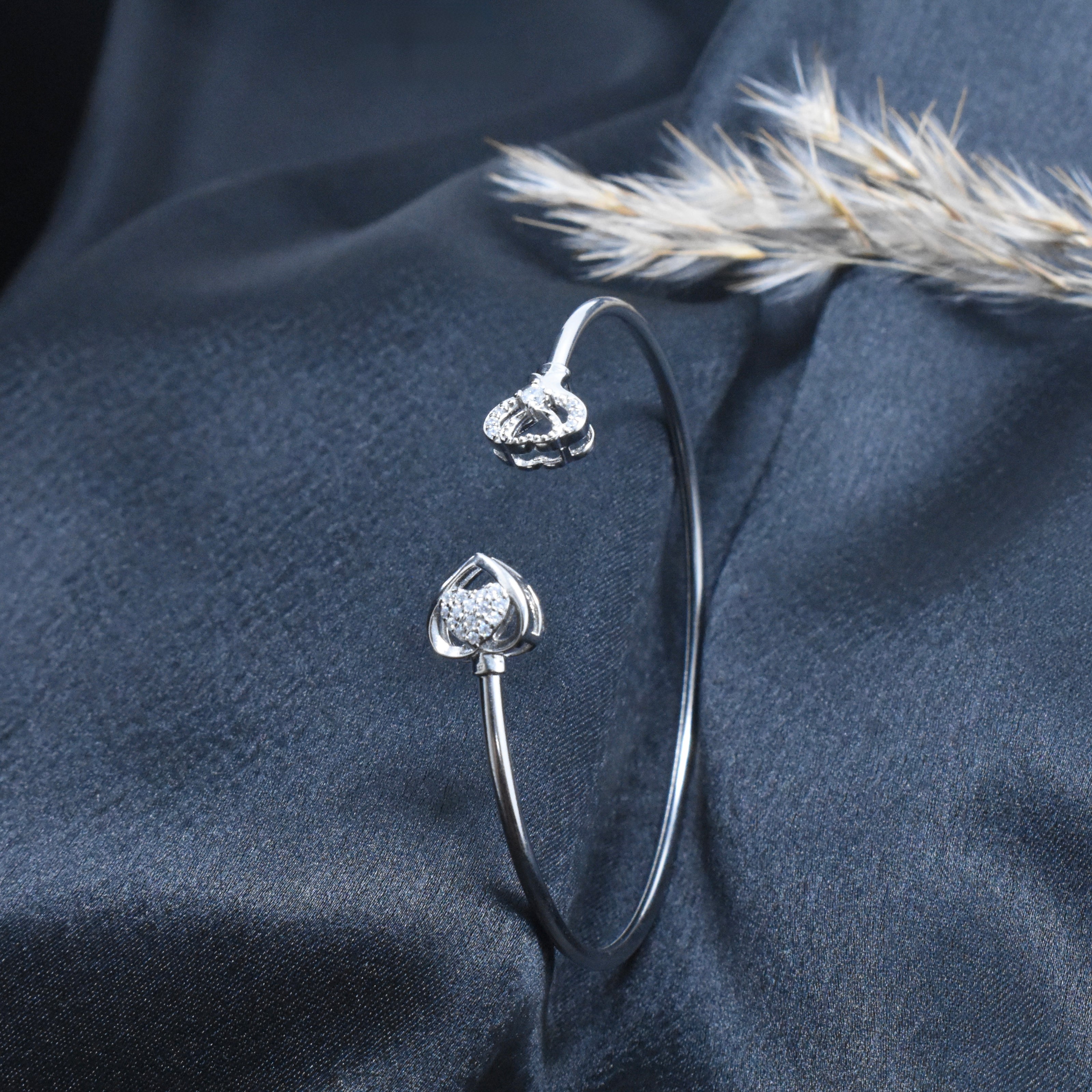Intertwined Heart Shimmering Open Bracelet
