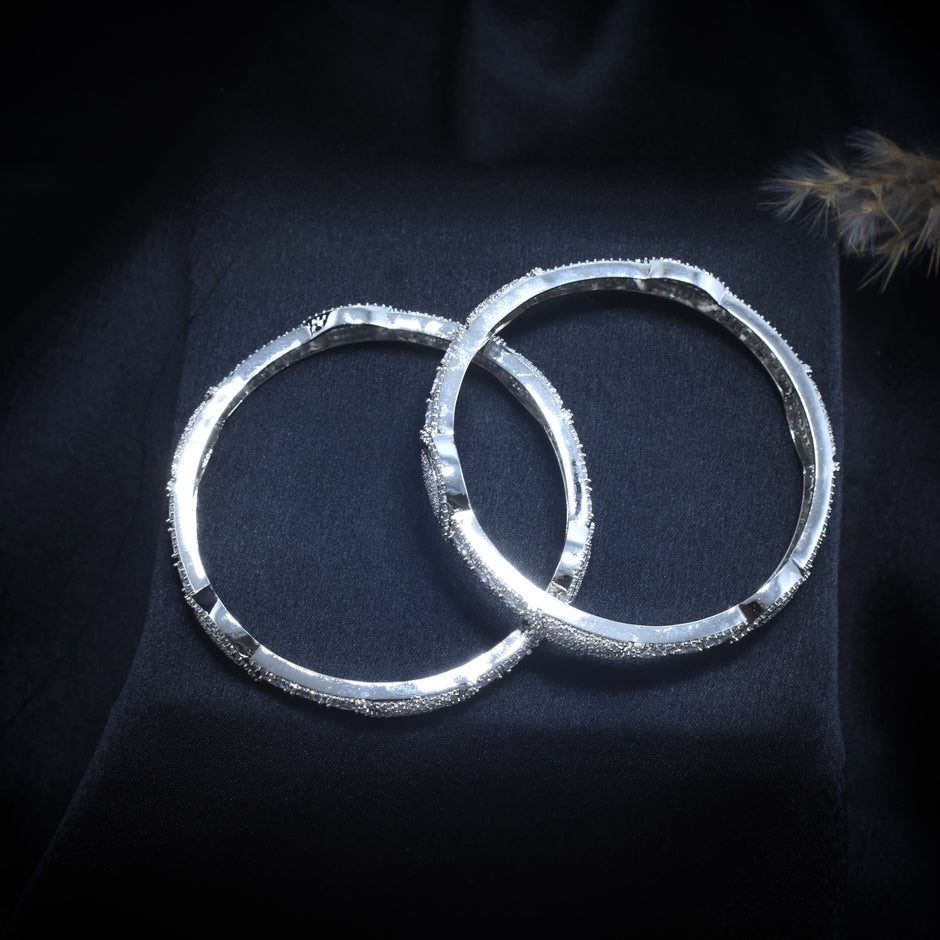 Sculpted Swirl Silver Bangle Set